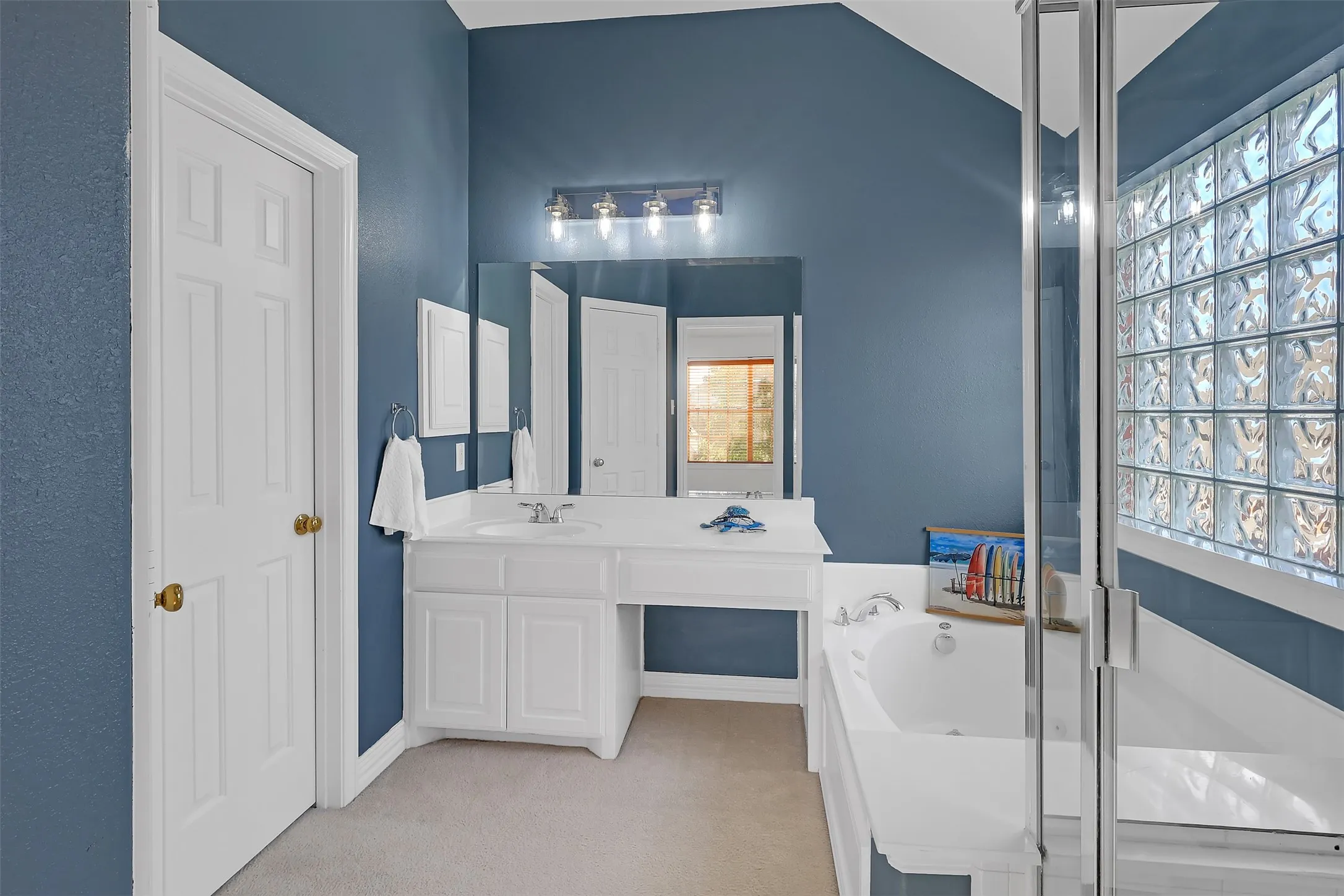 Single Family Residence For Sale in Collin County , 3252 Forestbrook Drive, Richardson, Texas 75082, 3 Bedroom, 4 Bathroom, 2 Garage spaces, 2,759 Sqft, built in 2004, Preowned, mls#21220806, Real Estate Agent in Richardson, Homes For Sale in Collin county, Homes For Sale in Richardson, Realtor in Richardson Texas, Real Estate Brokerage Independent Realty Texas, Luminita Cordes Realtor