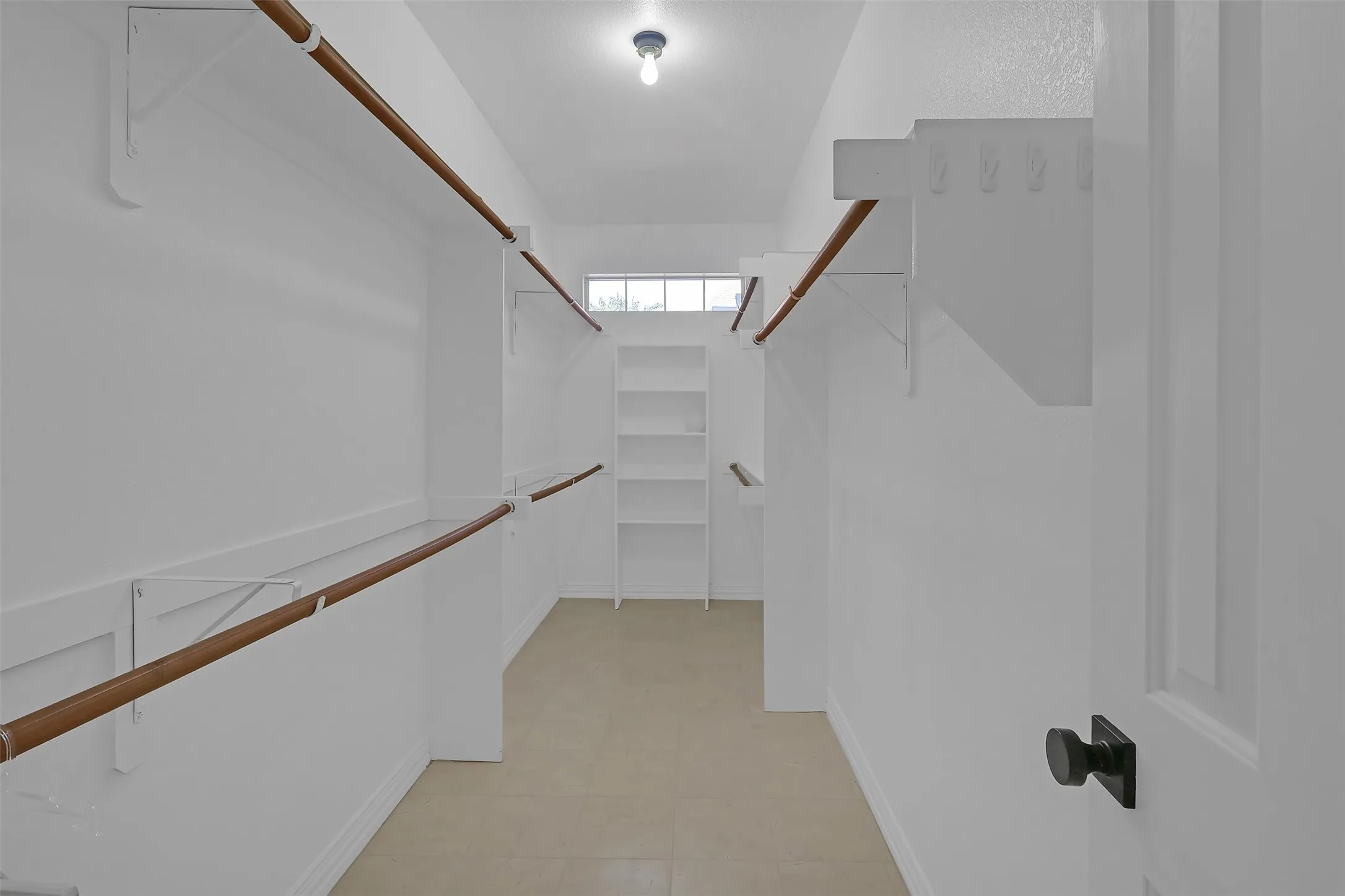 Single Family Residence For Sale in Collin County , 3252 Forestbrook Drive, Richardson, Texas 75082, 3 Bedroom, 4 Bathroom, 2 Garage spaces, 2,759 Sqft, built in 2004, Preowned, mls#21220806, Real Estate Agent in Richardson, Homes For Sale in Collin county, Homes For Sale in Richardson, Realtor in Richardson Texas, Real Estate Brokerage Independent Realty Texas, Luminita Cordes Realtor