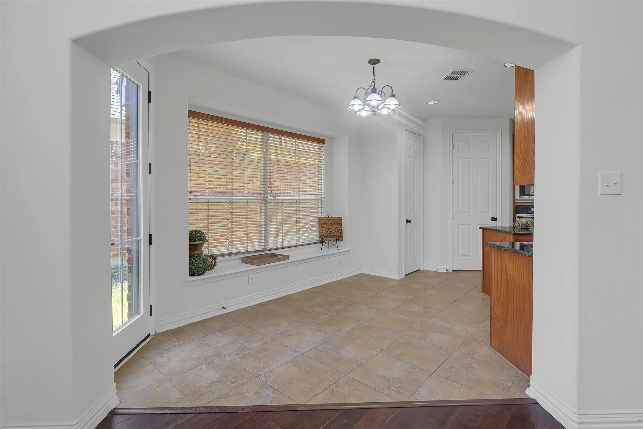 Single Family Residence For Sale in Collin County , 3252 Forestbrook Drive, Richardson, Texas 75082, 3 Bedroom, 4 Bathroom, 2 Garage spaces, 2,759 Sqft, built in 2004, Preowned, mls#21220806, Real Estate Agent in Richardson, Homes For Sale in Collin county, Homes For Sale in Richardson, Realtor in Richardson Texas, Real Estate Brokerage Independent Realty Texas, Luminita Cordes Realtor