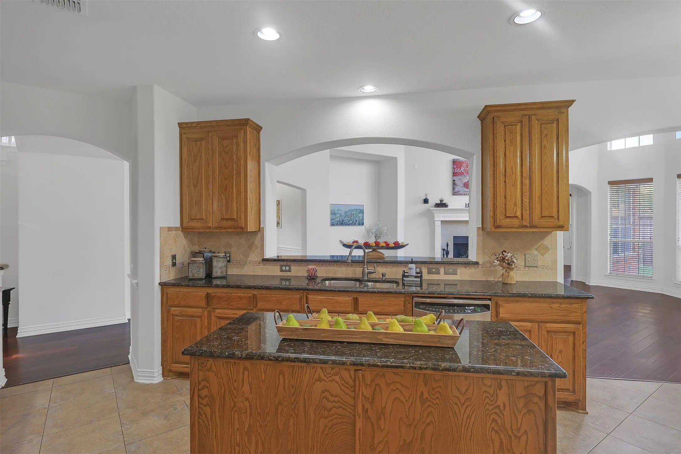 Single Family Residence For Sale in Collin County , 3252 Forestbrook Drive, Richardson, Texas 75082, 3 Bedroom, 4 Bathroom, 2 Garage spaces, 2,759 Sqft, built in 2004, Preowned, mls#21220806, Real Estate Agent in Richardson, Homes For Sale in Collin county, Homes For Sale in Richardson, Realtor in Richardson Texas, Real Estate Brokerage Independent Realty Texas, Luminita Cordes Realtor