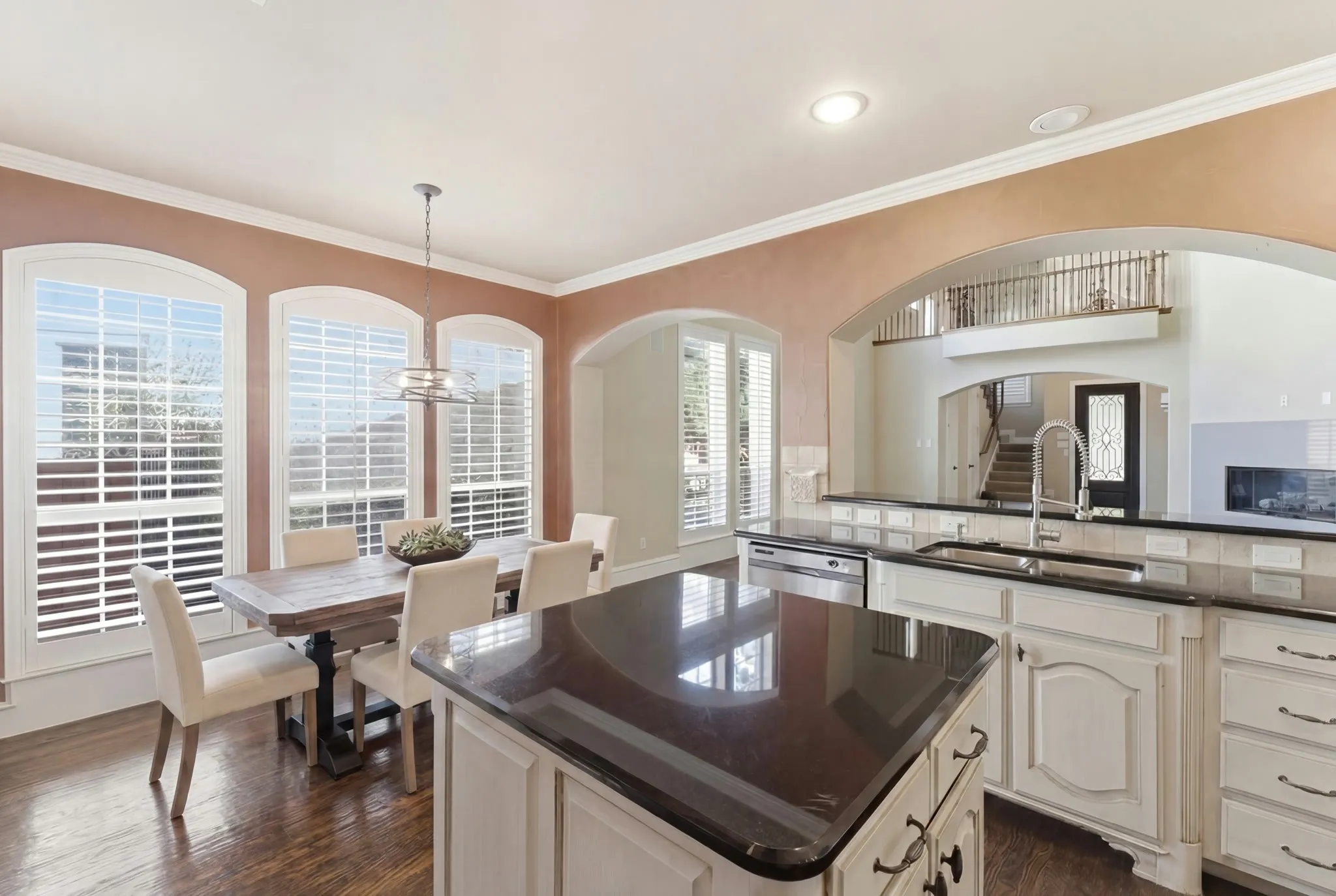 Townhouse For Sale in Dallas County , 4470 Saint Andrews Boulevard, Irving, Texas 75038, 4 Bedroom, 4 Bathroom, 2 Garage spaces, 2,926 Sqft, built in 2004, Preowned, mls#21218289, Real Estate Agent in Irving, Homes For Sale in Dallas county, Homes For Sale in Irving, Realtor in Irving Texas, Real Estate Brokerage Independent Realty Texas, Luminita Cordes Realtor