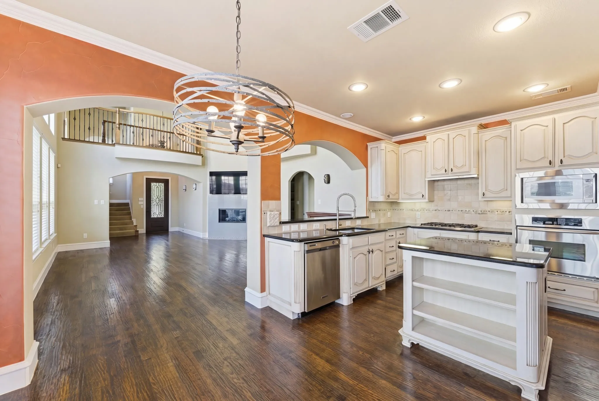 Townhouse For Sale in Dallas County , 4470 Saint Andrews Boulevard, Irving, Texas 75038, 4 Bedroom, 4 Bathroom, 2 Garage spaces, 2,926 Sqft, built in 2004, Preowned, mls#21218289, Real Estate Agent in Irving, Homes For Sale in Dallas county, Homes For Sale in Irving, Realtor in Irving Texas, Real Estate Brokerage Independent Realty Texas, Luminita Cordes Realtor