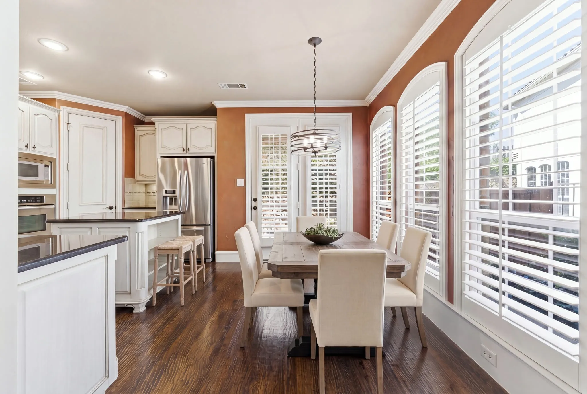 Townhouse For Sale in Dallas County , 4470 Saint Andrews Boulevard, Irving, Texas 75038, 4 Bedroom, 4 Bathroom, 2 Garage spaces, 2,926 Sqft, built in 2004, Preowned, mls#21218289, Real Estate Agent in Irving, Homes For Sale in Dallas county, Homes For Sale in Irving, Realtor in Irving Texas, Real Estate Brokerage Independent Realty Texas, Luminita Cordes Realtor
