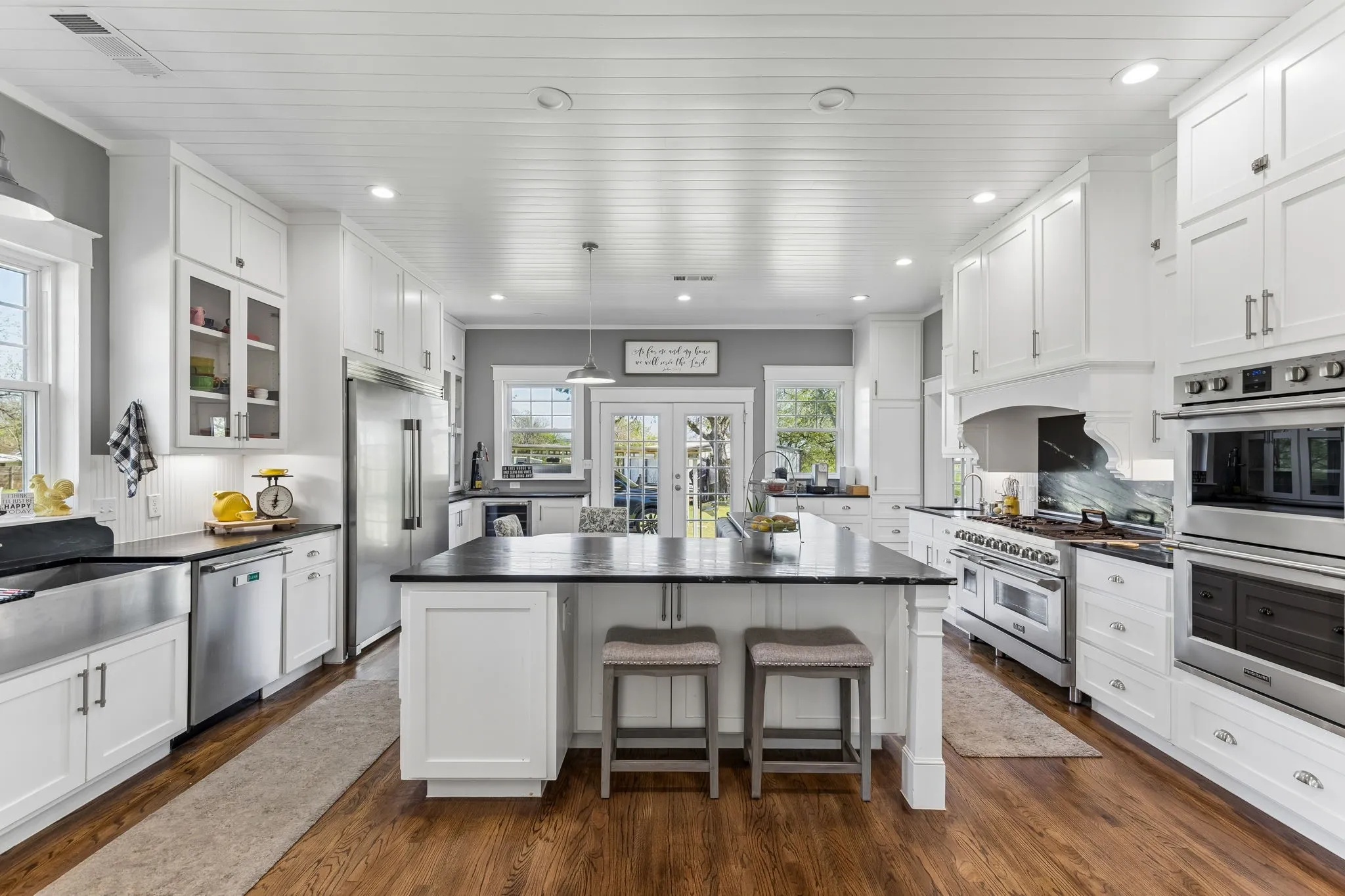 Single Family Residence For Sale in Denton County , 110 S Walnut, Roanoke, Texas 76262, 3 Bedroom, 3 Bathroom, 2 Garage spaces, 3,420 Sqft, built in 1915, Preowned, mls#21218898, Real Estate Agent in Roanoke, Homes For Sale in Denton county, Homes For Sale in Roanoke, Realtor in Roanoke Texas, Real Estate Brokerage Independent Realty Texas, Luminita Cordes Realtor