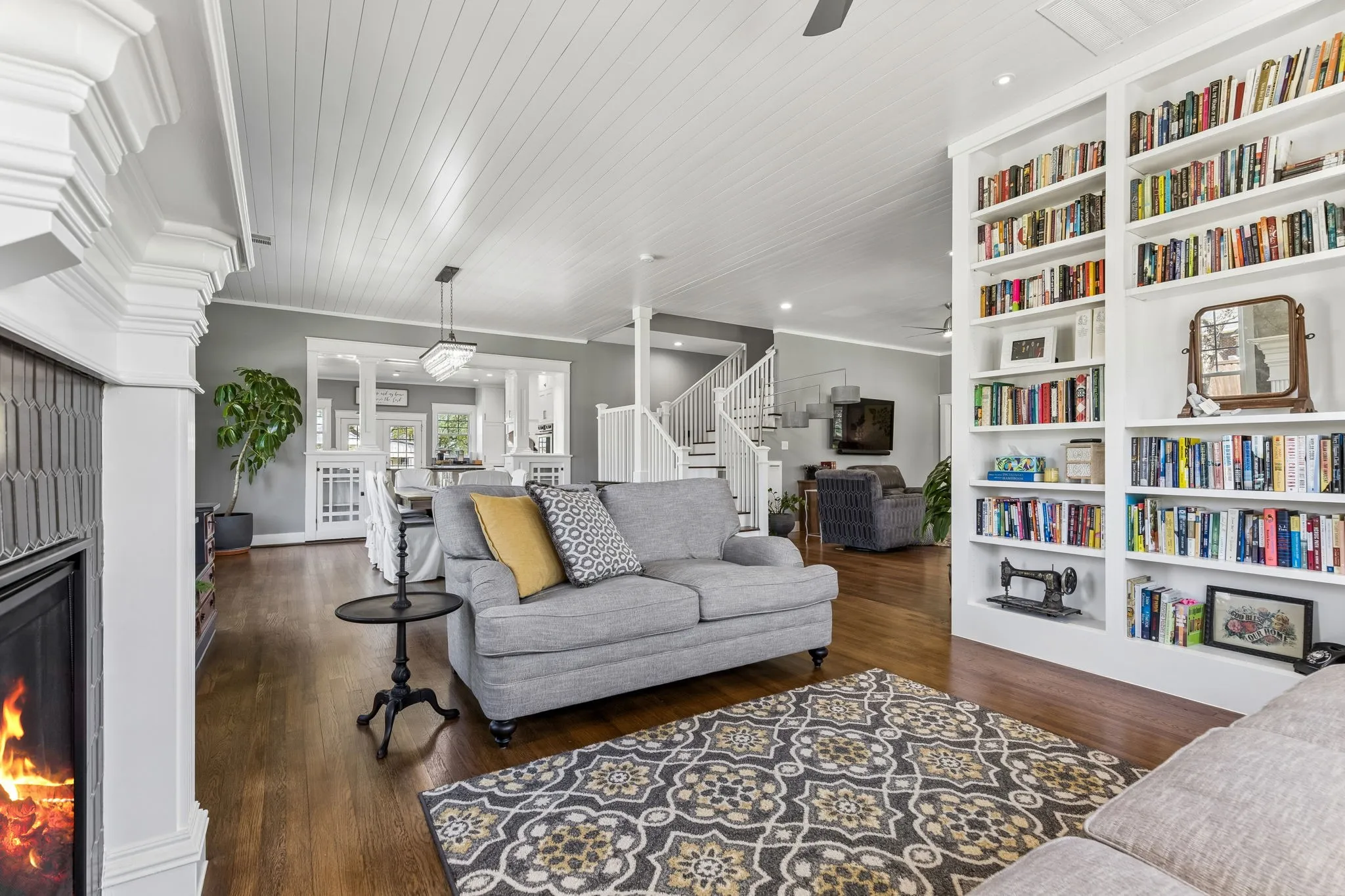 Single Family Residence For Sale in Denton County , 110 S Walnut, Roanoke, Texas 76262, 3 Bedroom, 3 Bathroom, 2 Garage spaces, 3,420 Sqft, built in 1915, Preowned, mls#21218898, Real Estate Agent in Roanoke, Homes For Sale in Denton county, Homes For Sale in Roanoke, Realtor in Roanoke Texas, Real Estate Brokerage Independent Realty Texas, Luminita Cordes Realtor