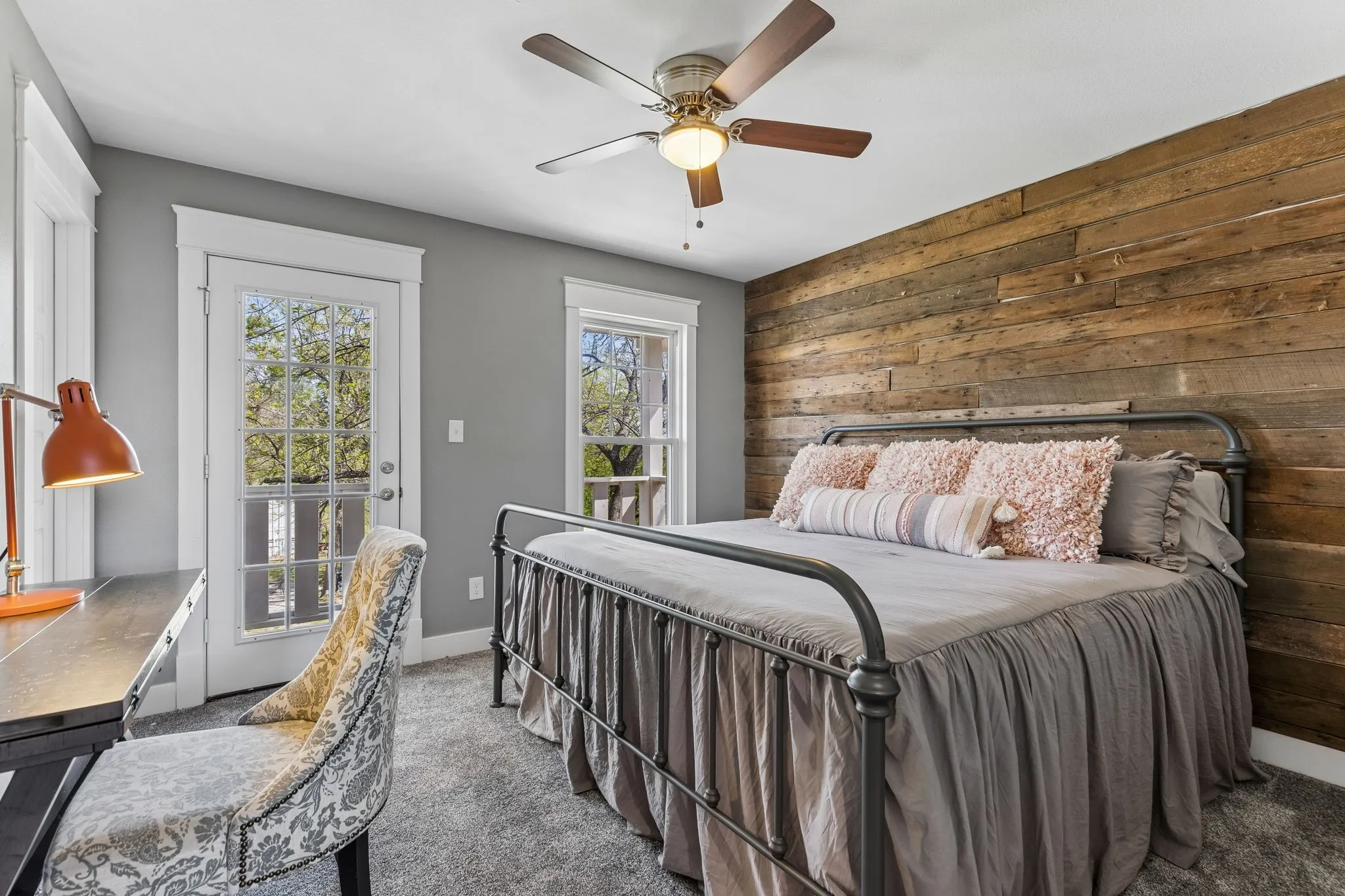 Single Family Residence For Sale in Denton County , 110 S Walnut, Roanoke, Texas 76262, 3 Bedroom, 3 Bathroom, 2 Garage spaces, 3,420 Sqft, built in 1915, Preowned, mls#21218898, Real Estate Agent in Roanoke, Homes For Sale in Denton county, Homes For Sale in Roanoke, Realtor in Roanoke Texas, Real Estate Brokerage Independent Realty Texas, Luminita Cordes Realtor