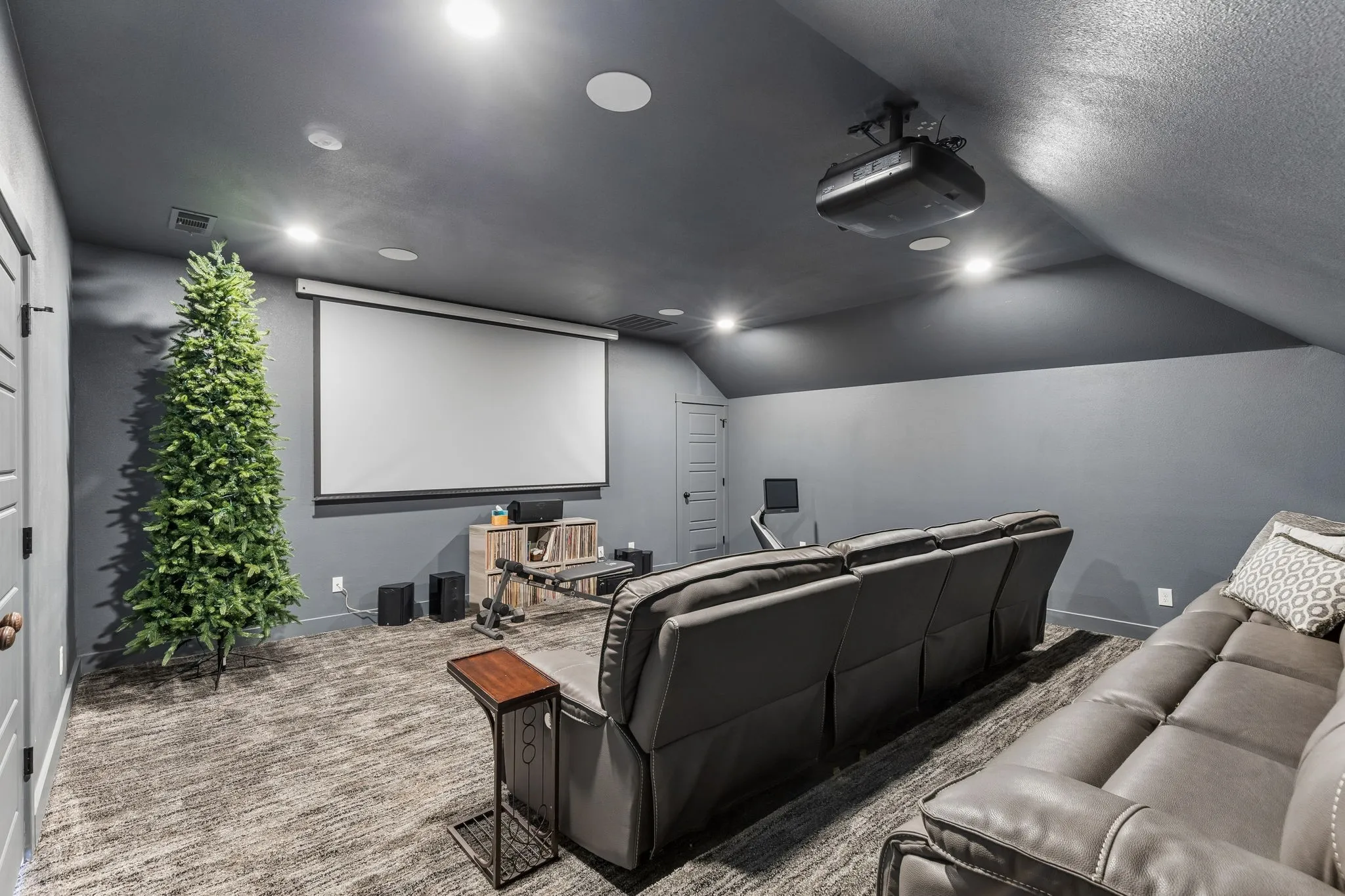 Single Family Residence For Sale in Denton County , 110 S Walnut, Roanoke, Texas 76262, 3 Bedroom, 3 Bathroom, 2 Garage spaces, 3,420 Sqft, built in 1915, Preowned, mls#21218898, Real Estate Agent in Roanoke, Homes For Sale in Denton county, Homes For Sale in Roanoke, Realtor in Roanoke Texas, Real Estate Brokerage Independent Realty Texas, Luminita Cordes Realtor
