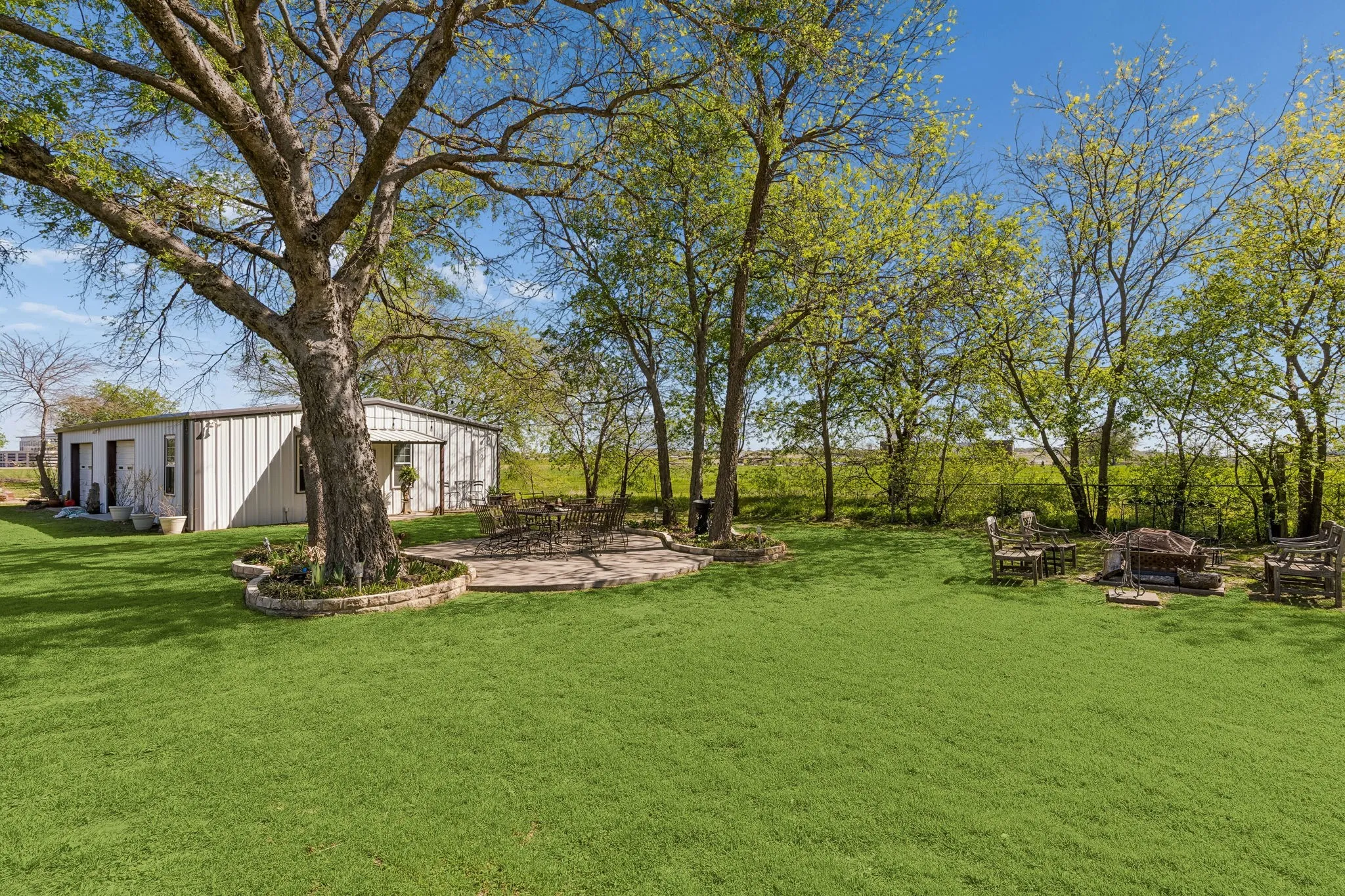 Single Family Residence For Sale in Denton County , 110 S Walnut, Roanoke, Texas 76262, 3 Bedroom, 3 Bathroom, 2 Garage spaces, 3,420 Sqft, built in 1915, Preowned, mls#21218898, Real Estate Agent in Roanoke, Homes For Sale in Denton county, Homes For Sale in Roanoke, Realtor in Roanoke Texas, Real Estate Brokerage Independent Realty Texas, Luminita Cordes Realtor