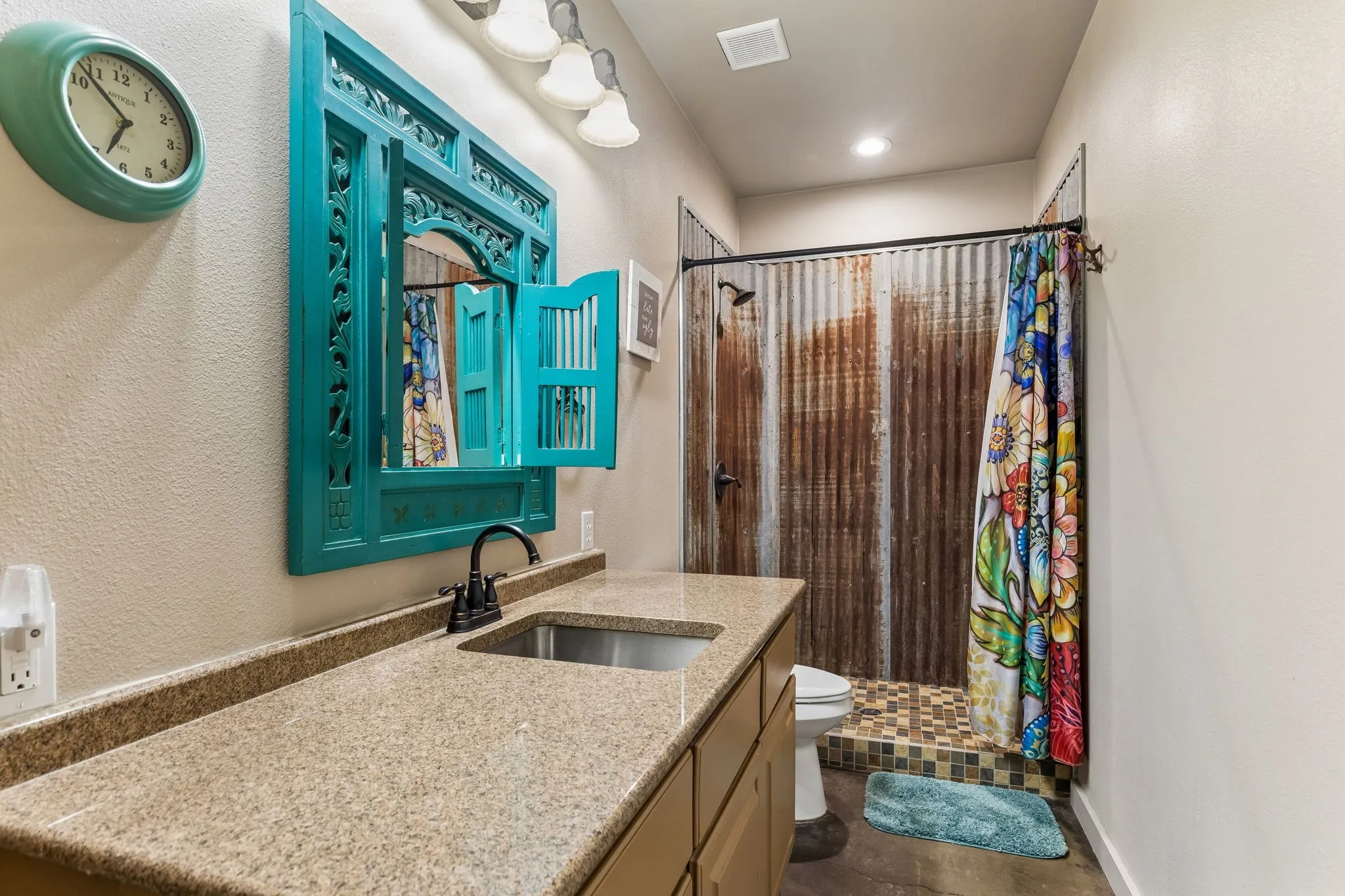 Single Family Residence For Sale in Denton County , 110 S Walnut, Roanoke, Texas 76262, 3 Bedroom, 3 Bathroom, 2 Garage spaces, 3,420 Sqft, built in 1915, Preowned, mls#21218898, Real Estate Agent in Roanoke, Homes For Sale in Denton county, Homes For Sale in Roanoke, Realtor in Roanoke Texas, Real Estate Brokerage Independent Realty Texas, Luminita Cordes Realtor