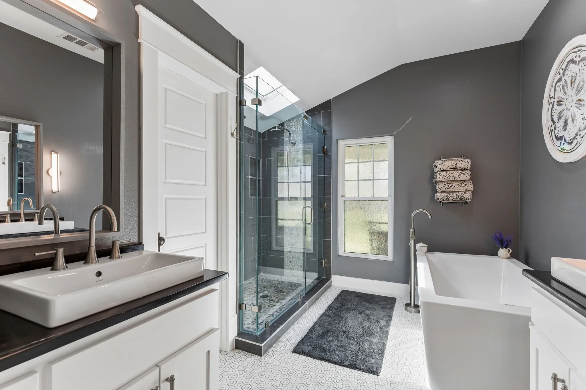 Single Family Residence For Sale in Denton County , 110 S Walnut, Roanoke, Texas 76262, 3 Bedroom, 3 Bathroom, 2 Garage spaces, 3,420 Sqft, built in 1915, Preowned, mls#21218898, Real Estate Agent in Roanoke, Homes For Sale in Denton county, Homes For Sale in Roanoke, Realtor in Roanoke Texas, Real Estate Brokerage Independent Realty Texas, Luminita Cordes Realtor
