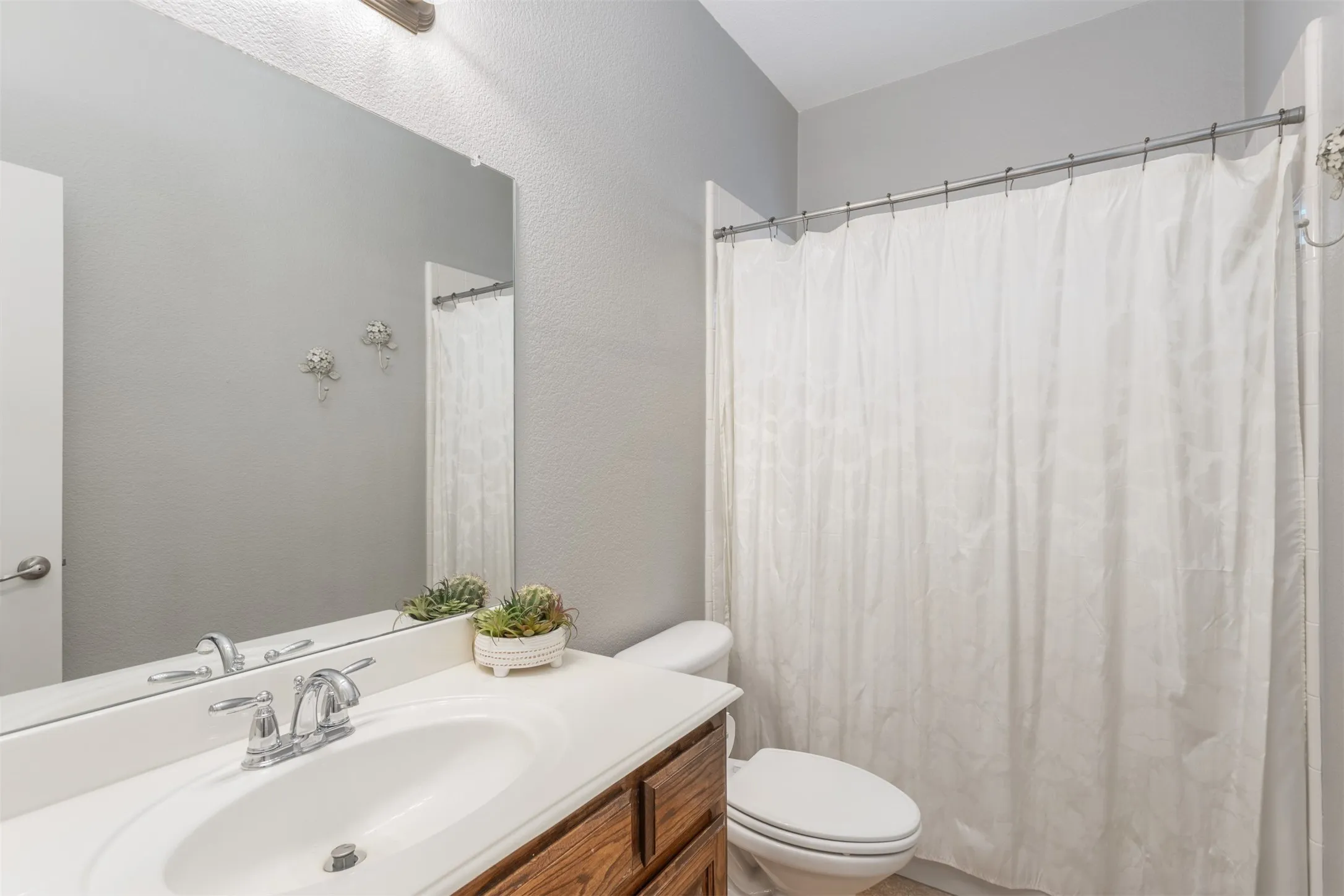 Downstairs Full Bath