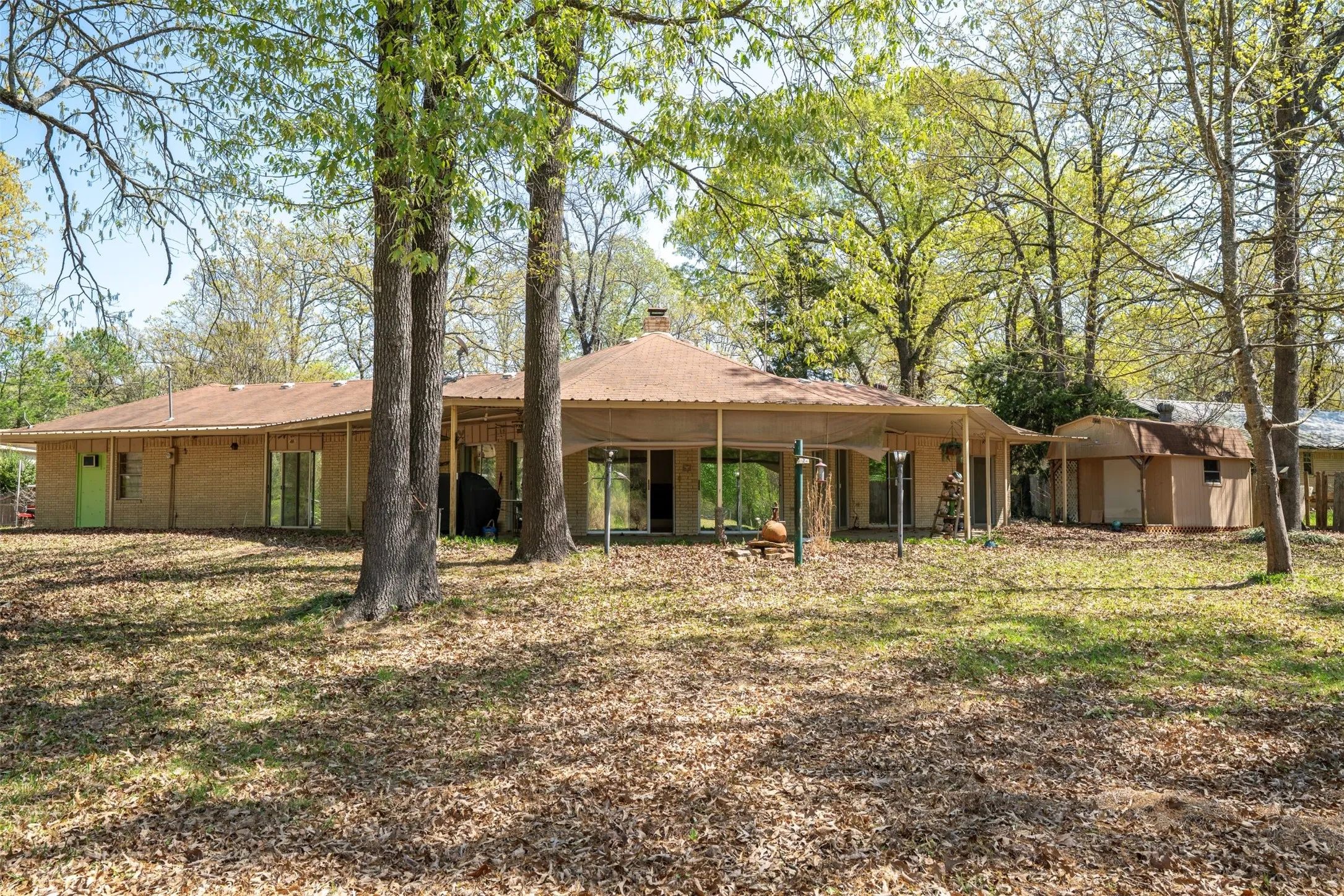 Single Family Residence For Sale in Lamar County , 375 County Road 45080, Powderly, Texas 75473, 3 Bedroom, 3 Bathroom, 2 Garage spaces, 2,464 Sqft, built in 1985, Price $275,000, mls#21218435, Real Estate Agent in Powderly, Homes For Sale in Lamar county, Homes For Sale in Powderly, Realtor in Powderly Texas, Real Estate Brokerage Independent Realty Texas, Luminita Cordes Realtor