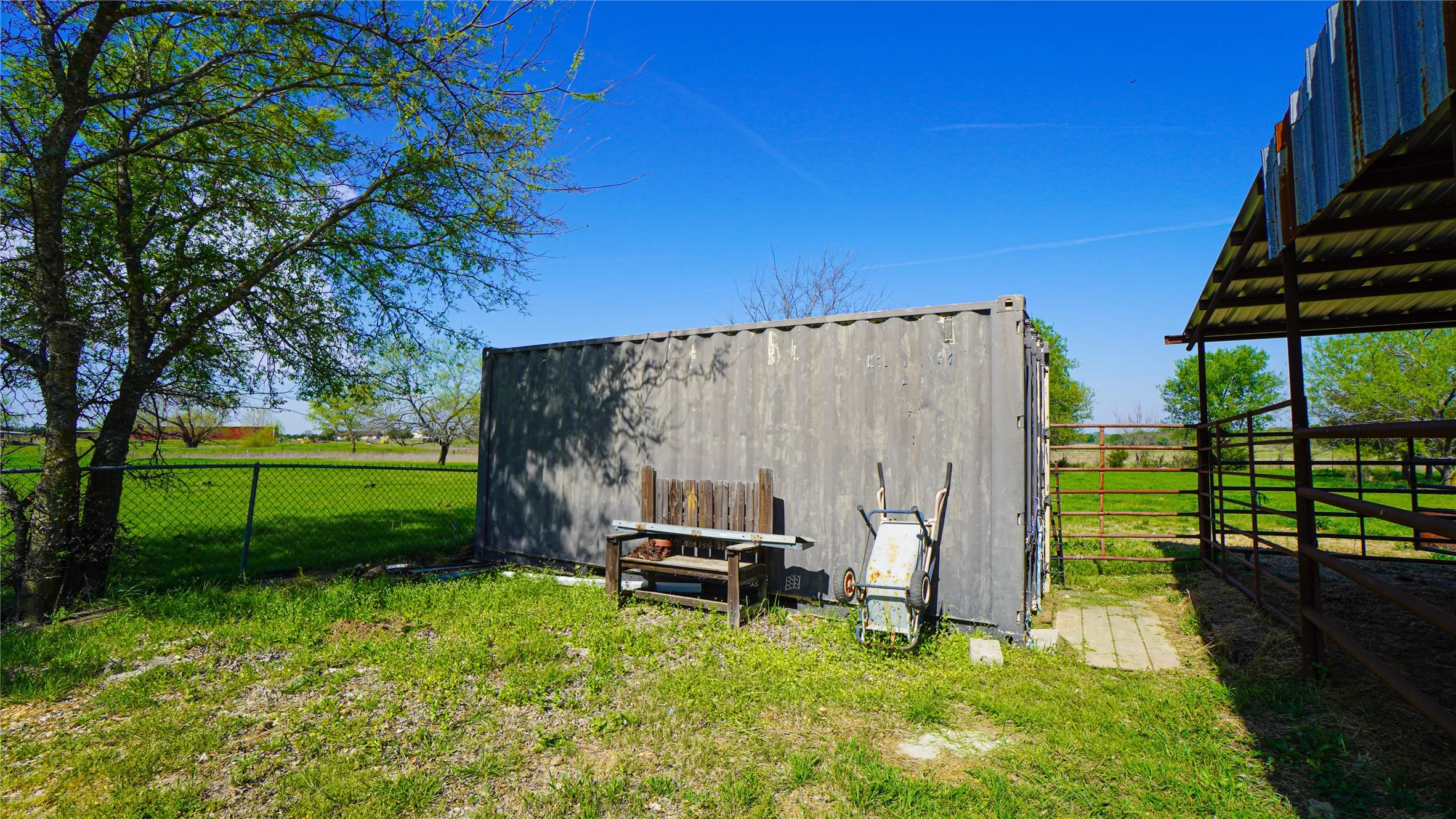 Single Family Residence For Rent in Kaufman County , 19761 N State Highway 34, Terrell, Texas 75161, 3 Bedroom, 2 Bathroom, Garage spaces, 1,720 Sqft, built in 1971, Preowned, Price $2,800, mls#21217670, Real Estate Agent in Terrell, Homes For Rent in Kaufman county, Homes For Rent in Terrell, Realtor in Terrell Texas, Real Estate Brokerage Independent Realty Texas, Luminita Cordes Realtor