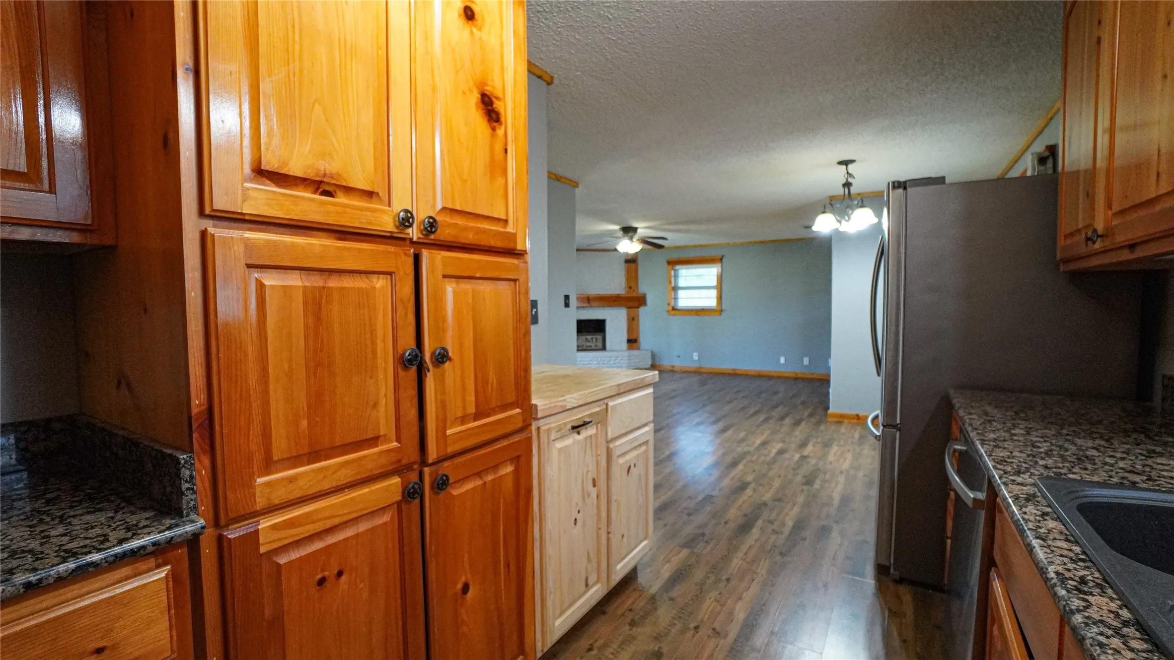 Single Family Residence For Rent in Kaufman County , 19761 N State Highway 34, Terrell, Texas 75161, 3 Bedroom, 2 Bathroom, Garage spaces, 1,720 Sqft, built in 1971, Preowned, Price $2,800, mls#21217670, Real Estate Agent in Terrell, Homes For Rent in Kaufman county, Homes For Rent in Terrell, Realtor in Terrell Texas, Real Estate Brokerage Independent Realty Texas, Luminita Cordes Realtor