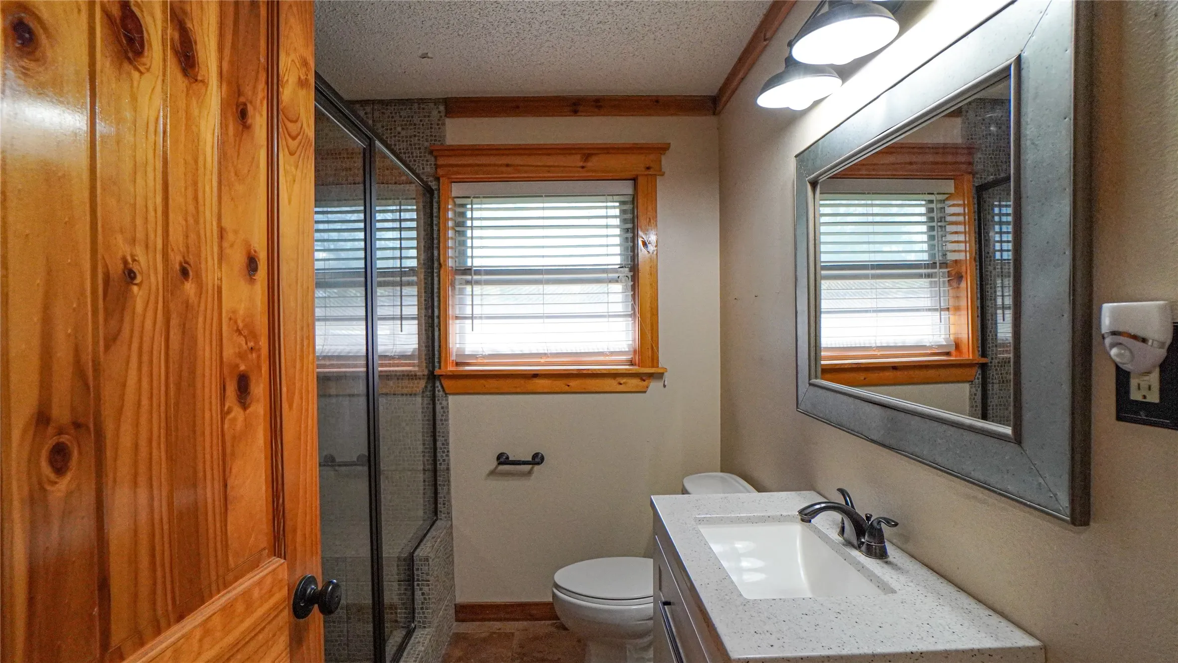 Single Family Residence For Rent in Kaufman County , 19761 N State Highway 34, Terrell, Texas 75161, 3 Bedroom, 2 Bathroom, Garage spaces, 1,720 Sqft, built in 1971, Preowned, Price $2,800, mls#21217670, Real Estate Agent in Terrell, Homes For Rent in Kaufman county, Homes For Rent in Terrell, Realtor in Terrell Texas, Real Estate Brokerage Independent Realty Texas, Luminita Cordes Realtor