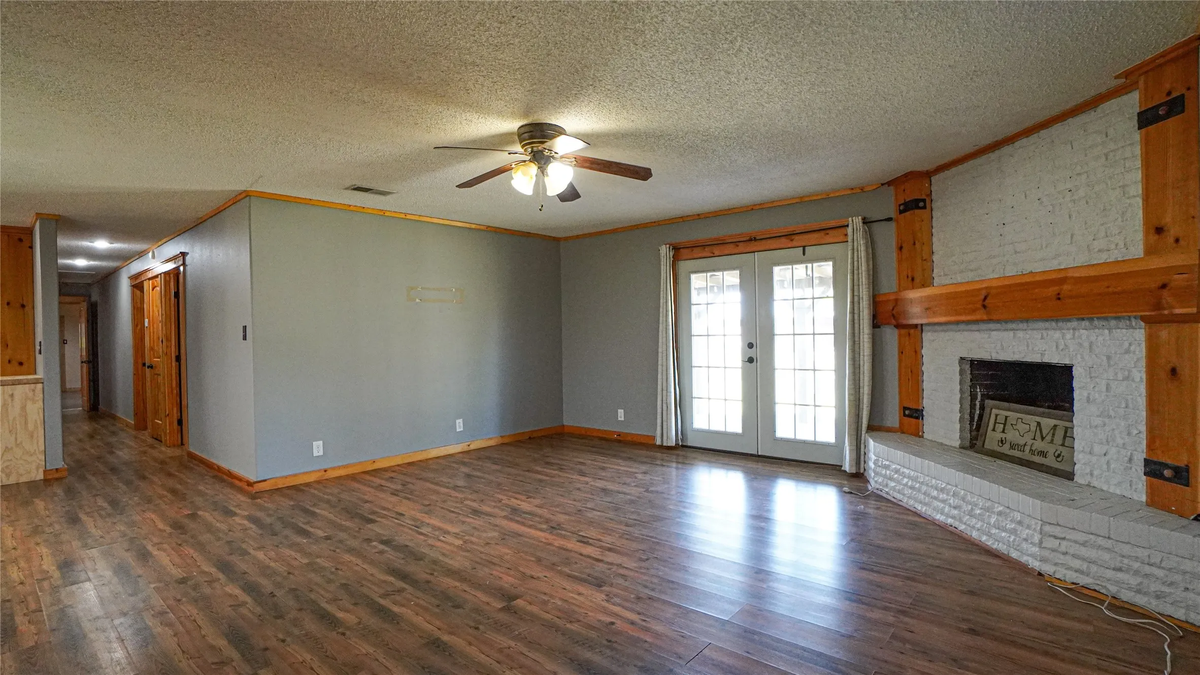 Single Family Residence For Rent in Kaufman County , 19761 N State Highway 34, Terrell, Texas 75161, 3 Bedroom, 2 Bathroom, Garage spaces, 1,720 Sqft, built in 1971, Preowned, Price $2,800, mls#21217670, Real Estate Agent in Terrell, Homes For Rent in Kaufman county, Homes For Rent in Terrell, Realtor in Terrell Texas, Real Estate Brokerage Independent Realty Texas, Luminita Cordes Realtor