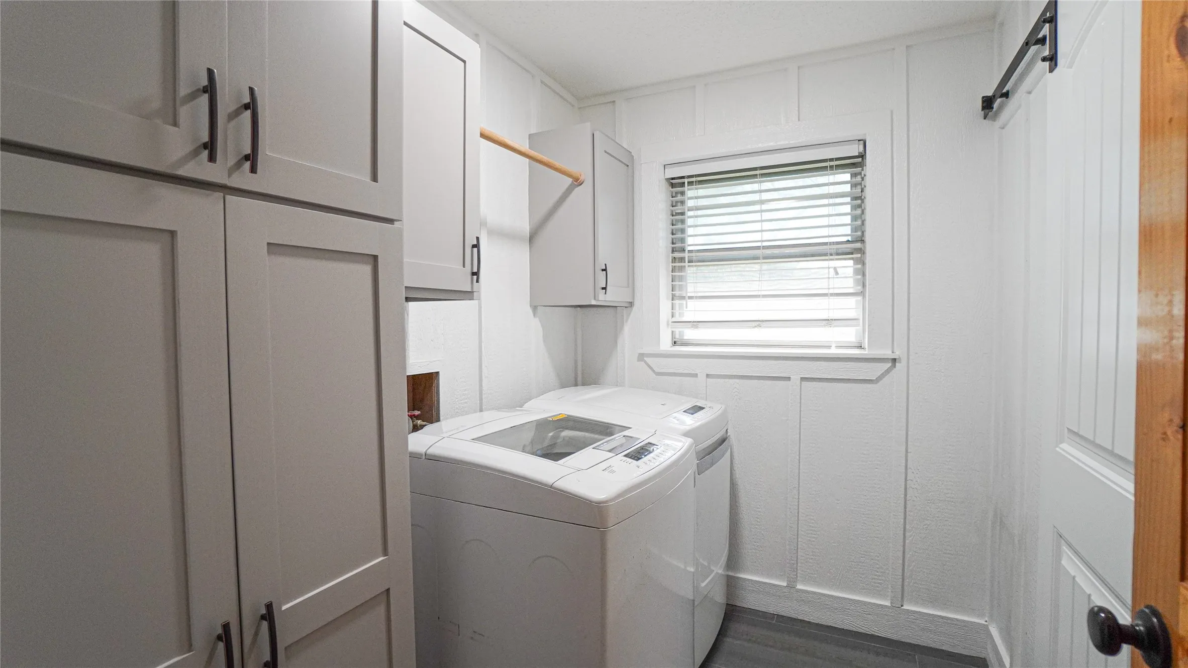 Single Family Residence For Rent in Kaufman County , 19761 N State Highway 34, Terrell, Texas 75161, 3 Bedroom, 2 Bathroom, Garage spaces, 1,720 Sqft, built in 1971, Preowned, Price $2,800, mls#21217670, Real Estate Agent in Terrell, Homes For Rent in Kaufman county, Homes For Rent in Terrell, Realtor in Terrell Texas, Real Estate Brokerage Independent Realty Texas, Luminita Cordes Realtor