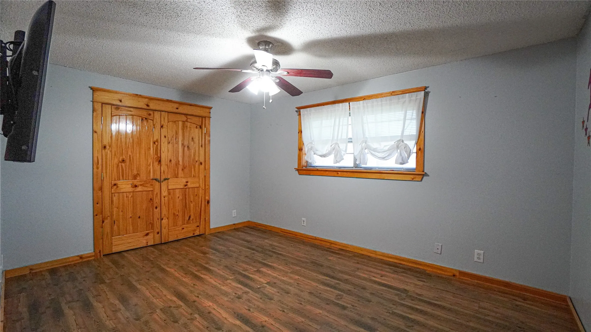 Single Family Residence For Rent in Kaufman County , 19761 N State Highway 34, Terrell, Texas 75161, 3 Bedroom, 2 Bathroom, Garage spaces, 1,720 Sqft, built in 1971, Preowned, Price $2,800, mls#21217670, Real Estate Agent in Terrell, Homes For Rent in Kaufman county, Homes For Rent in Terrell, Realtor in Terrell Texas, Real Estate Brokerage Independent Realty Texas, Luminita Cordes Realtor