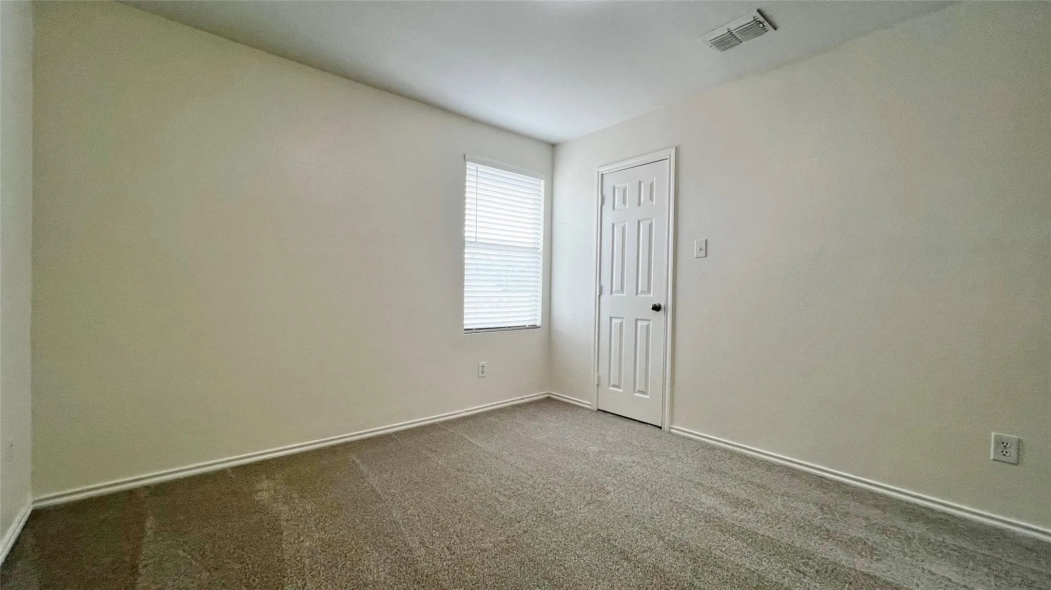 Single Family Residence For Sale in Tarrant County , 1724 Quails Nest Drive, Fort Worth, Texas 76177, 5 Bedroom, 3 Bathroom, 2 Garage spaces, 2,938 Sqft, built in 2006, Preowned, mls#21220838, Real Estate Agent in Fort Worth, Homes For Sale in Tarrant county, Homes For Sale in Fort Worth, Realtor in Fort Worth Texas, Real Estate Brokerage Independent Realty Texas, Luminita Cordes Realtor