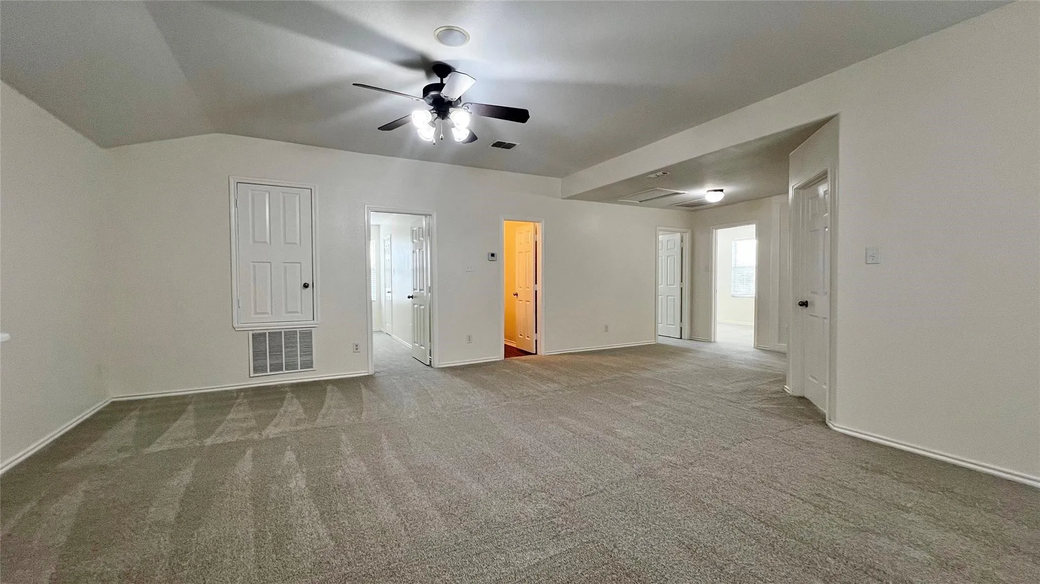 Single Family Residence For Sale in Tarrant County , 1724 Quails Nest Drive, Fort Worth, Texas 76177, 5 Bedroom, 3 Bathroom, 2 Garage spaces, 2,938 Sqft, built in 2006, Preowned, mls#21220838, Real Estate Agent in Fort Worth, Homes For Sale in Tarrant county, Homes For Sale in Fort Worth, Realtor in Fort Worth Texas, Real Estate Brokerage Independent Realty Texas, Luminita Cordes Realtor