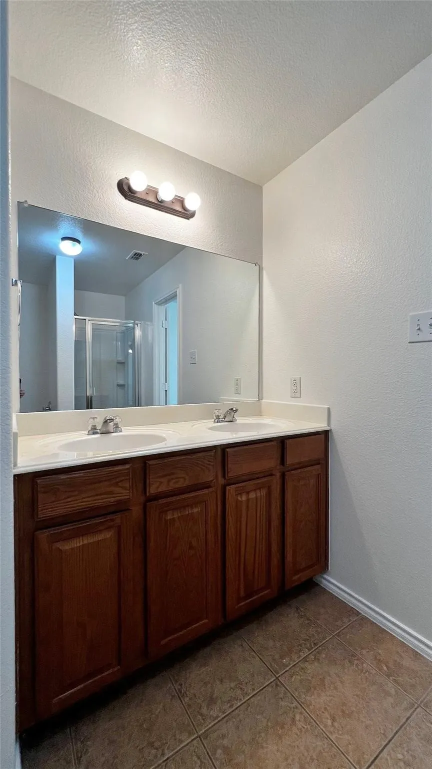 Single Family Residence For Sale in Tarrant County , 1724 Quails Nest Drive, Fort Worth, Texas 76177, 5 Bedroom, 3 Bathroom, 2 Garage spaces, 2,938 Sqft, built in 2006, Preowned, mls#21220838, Real Estate Agent in Fort Worth, Homes For Sale in Tarrant county, Homes For Sale in Fort Worth, Realtor in Fort Worth Texas, Real Estate Brokerage Independent Realty Texas, Luminita Cordes Realtor