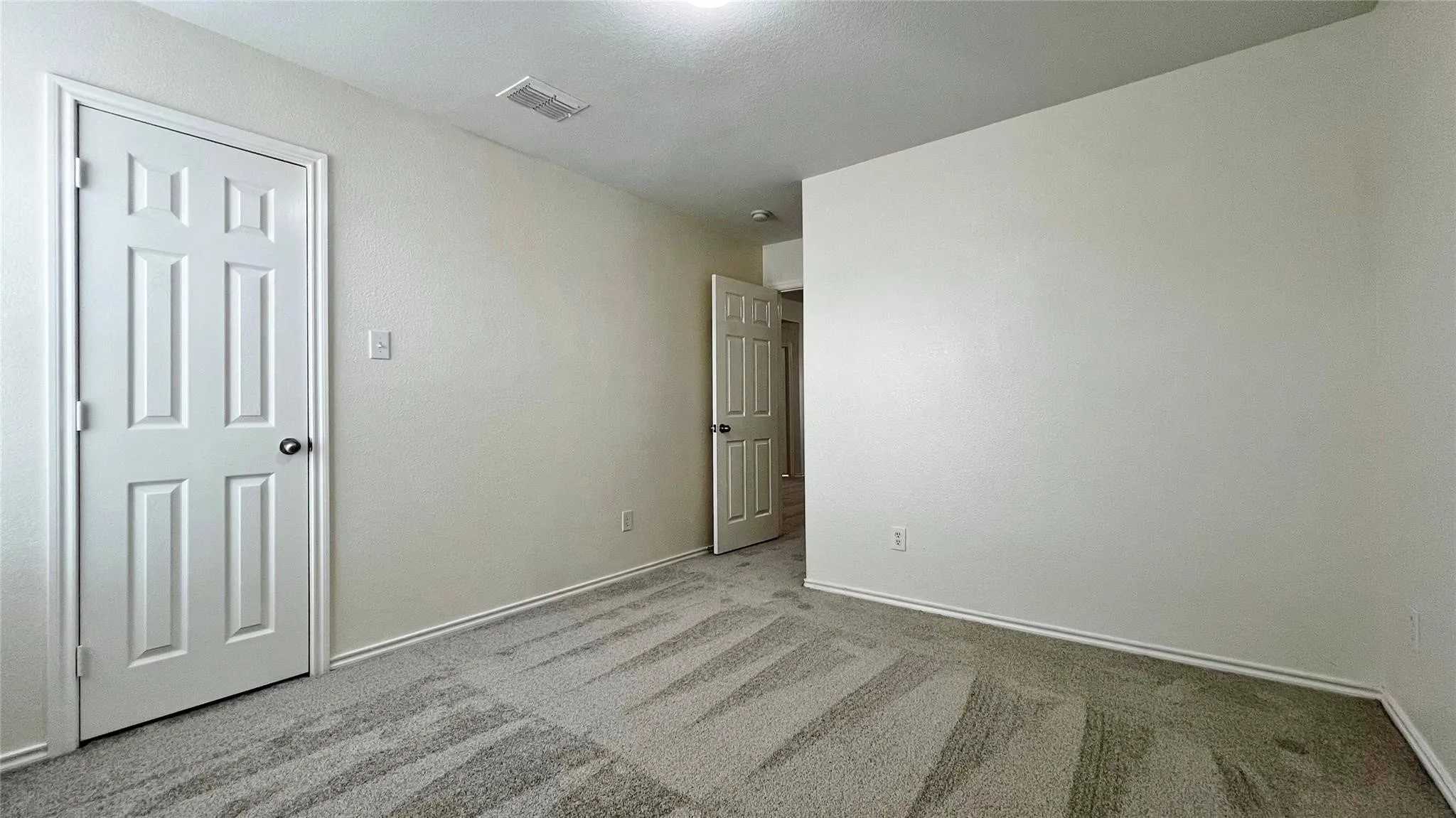 Single Family Residence For Sale in Tarrant County , 1724 Quails Nest Drive, Fort Worth, Texas 76177, 5 Bedroom, 3 Bathroom, 2 Garage spaces, 2,938 Sqft, built in 2006, Preowned, mls#21220838, Real Estate Agent in Fort Worth, Homes For Sale in Tarrant county, Homes For Sale in Fort Worth, Realtor in Fort Worth Texas, Real Estate Brokerage Independent Realty Texas, Luminita Cordes Realtor