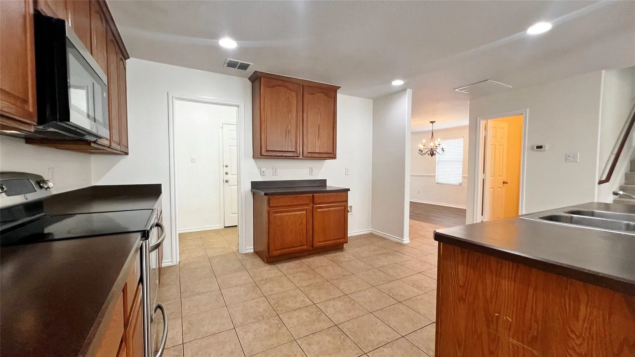 Single Family Residence For Sale in Tarrant County , 1724 Quails Nest Drive, Fort Worth, Texas 76177, 5 Bedroom, 3 Bathroom, 2 Garage spaces, 2,938 Sqft, built in 2006, Preowned, mls#21220838, Real Estate Agent in Fort Worth, Homes For Sale in Tarrant county, Homes For Sale in Fort Worth, Realtor in Fort Worth Texas, Real Estate Brokerage Independent Realty Texas, Luminita Cordes Realtor