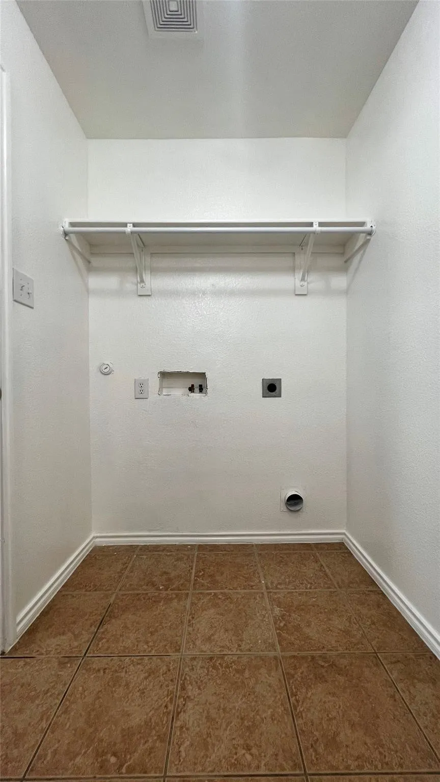Single Family Residence For Sale in Tarrant County , 1724 Quails Nest Drive, Fort Worth, Texas 76177, 5 Bedroom, 3 Bathroom, 2 Garage spaces, 2,938 Sqft, built in 2006, Preowned, mls#21220838, Real Estate Agent in Fort Worth, Homes For Sale in Tarrant county, Homes For Sale in Fort Worth, Realtor in Fort Worth Texas, Real Estate Brokerage Independent Realty Texas, Luminita Cordes Realtor