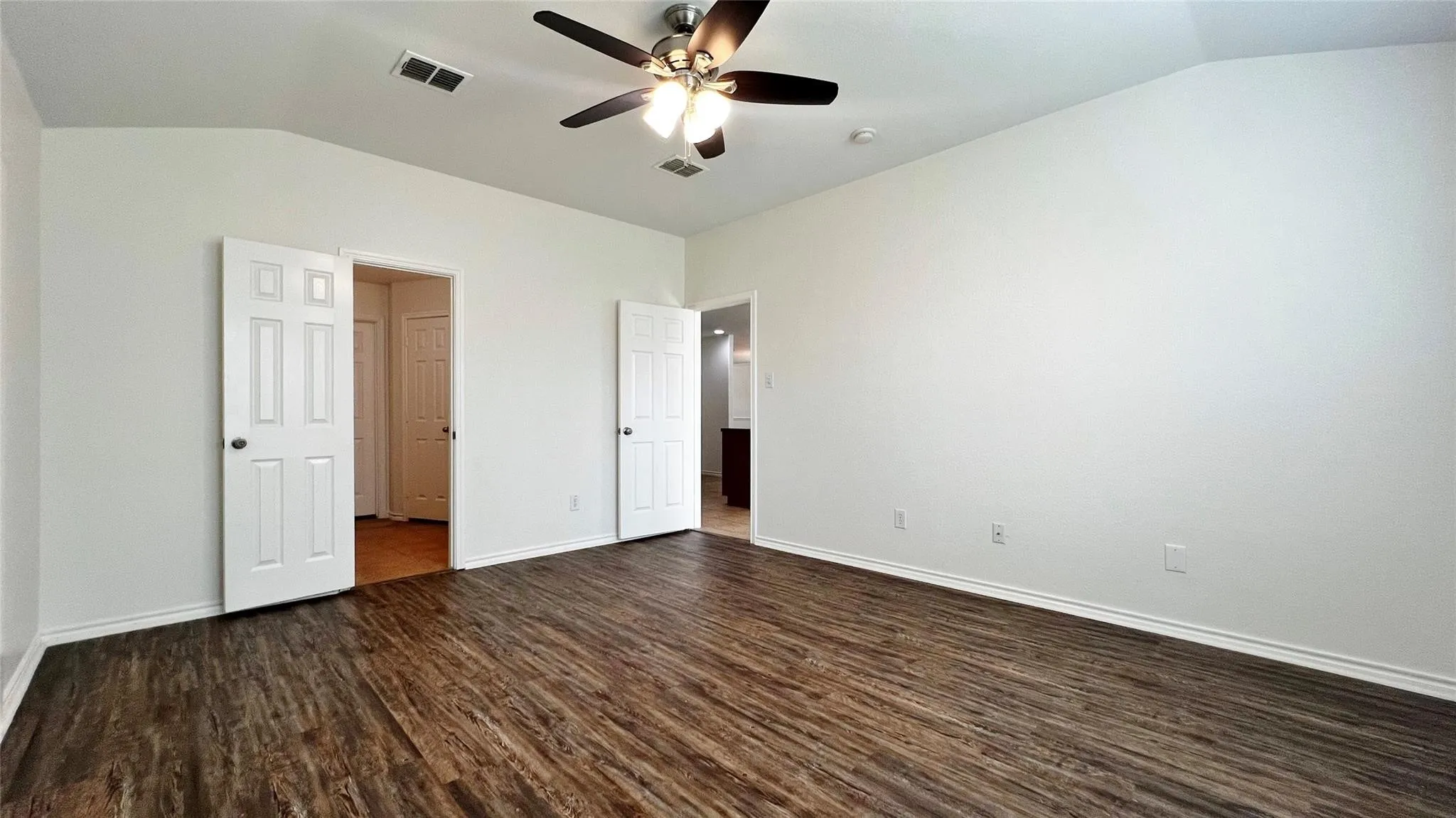 Single Family Residence For Sale in Tarrant County , 1724 Quails Nest Drive, Fort Worth, Texas 76177, 5 Bedroom, 3 Bathroom, 2 Garage spaces, 2,938 Sqft, built in 2006, Preowned, mls#21220838, Real Estate Agent in Fort Worth, Homes For Sale in Tarrant county, Homes For Sale in Fort Worth, Realtor in Fort Worth Texas, Real Estate Brokerage Independent Realty Texas, Luminita Cordes Realtor