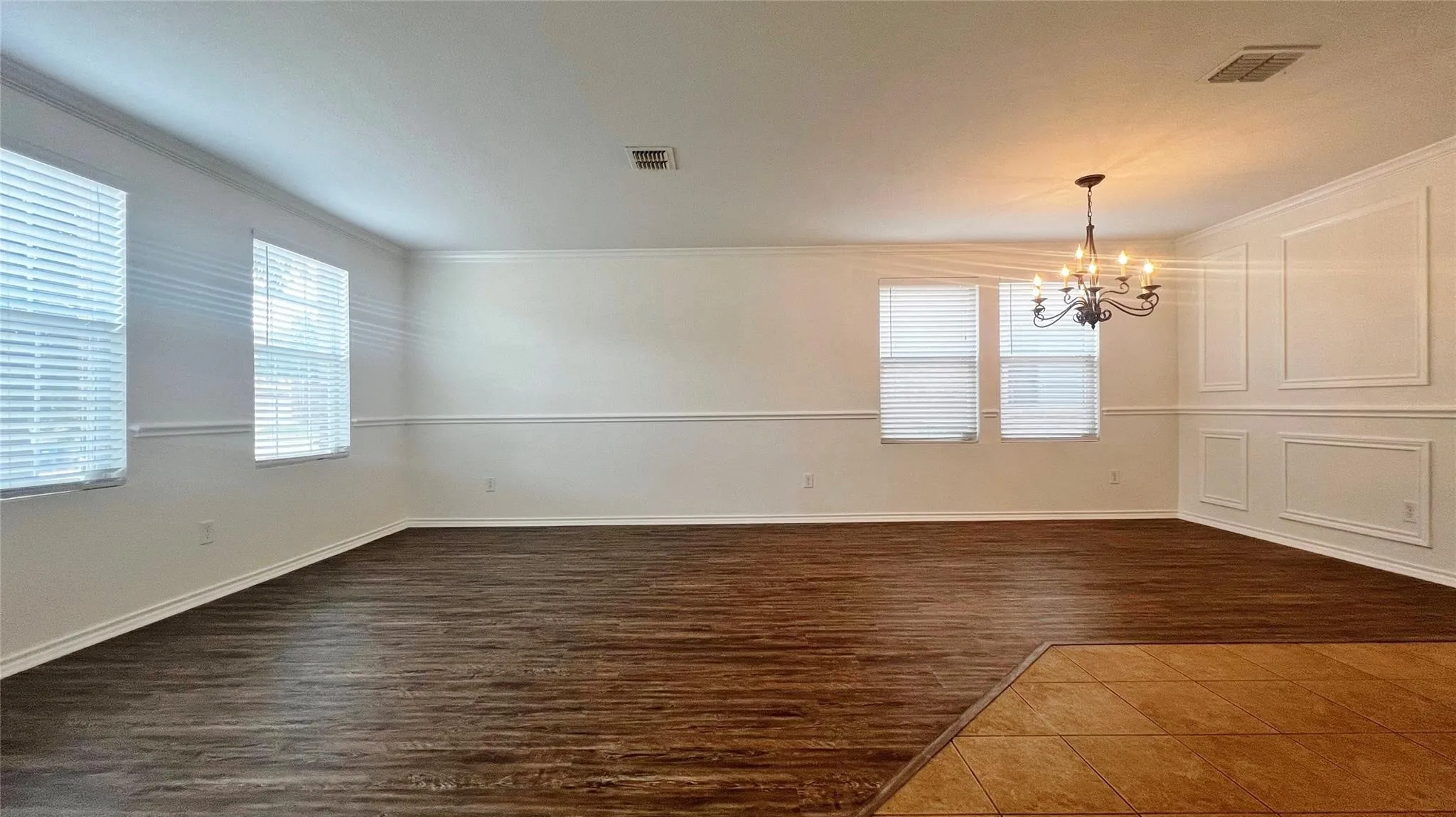 Single Family Residence For Sale in Tarrant County , 1724 Quails Nest Drive, Fort Worth, Texas 76177, 5 Bedroom, 3 Bathroom, 2 Garage spaces, 2,938 Sqft, built in 2006, Preowned, mls#21220838, Real Estate Agent in Fort Worth, Homes For Sale in Tarrant county, Homes For Sale in Fort Worth, Realtor in Fort Worth Texas, Real Estate Brokerage Independent Realty Texas, Luminita Cordes Realtor