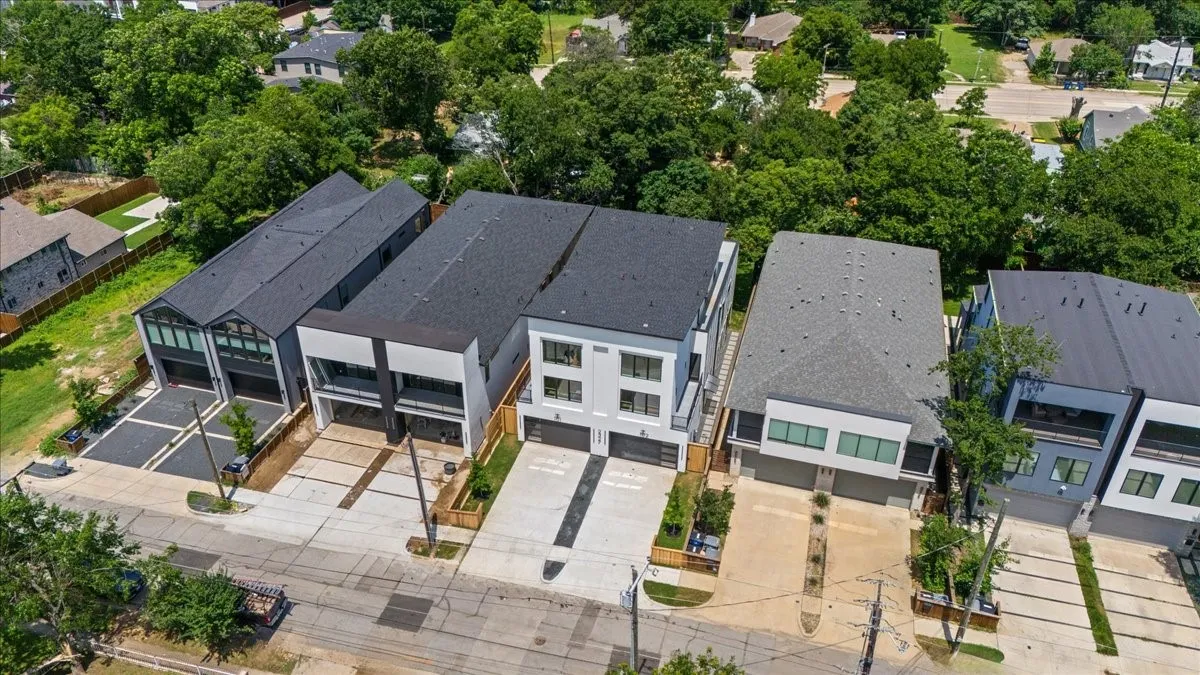 Single Family Residence For Sale in Dallas County , 2327 Vagas Street 102, Dallas, Texas 75219, 4 Bedroom, 4 Bathroom, 2 Garage spaces, 3,087 Sqft, built in 2024, Preowned, mls#21199677, Real Estate Agent in Dallas, Homes For Sale in Dallas county, Homes For Sale in Dallas, Realtor in Dallas Texas, Real Estate Brokerage Independent Realty Texas, Luminita Cordes Realtor