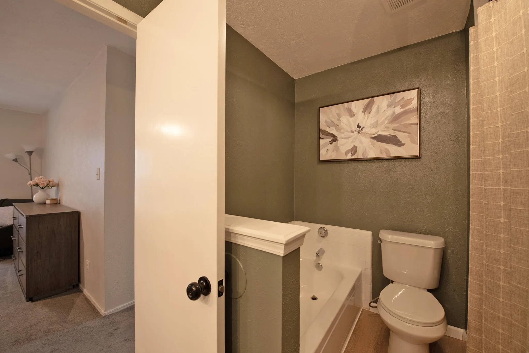 Single Family Residence For Sale in Rockwall County , 9322 Shipman Street, Rowlett, Texas 75088, 4 Bedroom, 2 Bathroom, 2 Garage spaces, 2,145 Sqft, built in 1985, mls#21219732, Real Estate Agent in Rowlett, Homes For Sale in Rockwall county, Homes For Sale in Rowlett, Realtor in Rowlett Texas, Real Estate Brokerage Independent Realty Texas, Luminita Cordes Realtor