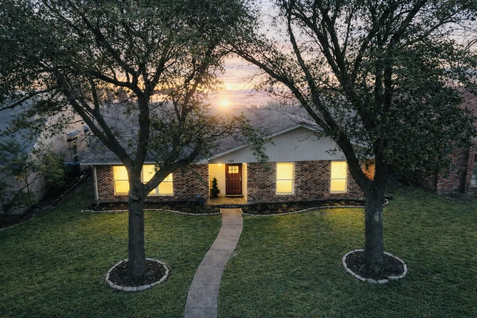 Single Family Residence For Sale in Rockwall County , 9322 Shipman Street, Rowlett, Texas 75088, 4 Bedroom, 2 Bathroom, 2 Garage spaces, 2,145 Sqft, built in 1985, mls#21219732, Real Estate Agent in Rowlett, Homes For Sale in Rockwall county, Homes For Sale in Rowlett, Realtor in Rowlett Texas, Real Estate Brokerage Independent Realty Texas, Luminita Cordes Realtor