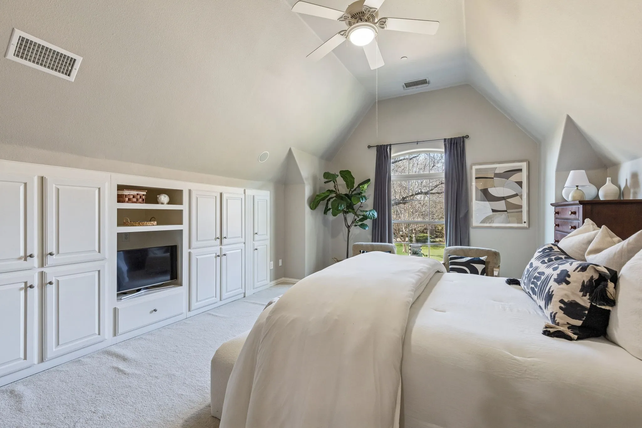 Single Family Residence For Sale in Dallas County , 7530 Yamini Drive, Dallas, Texas 75230, 4 Bedroom, 5 Bathroom, 3 Garage spaces, 4,848 Sqft, built in 2001, Preowned, mls#21218316, Real Estate Agent in Dallas, Homes For Sale in Dallas county, Homes For Sale in Dallas, Realtor in Dallas Texas, Real Estate Brokerage Independent Realty Texas, Luminita Cordes Realtor