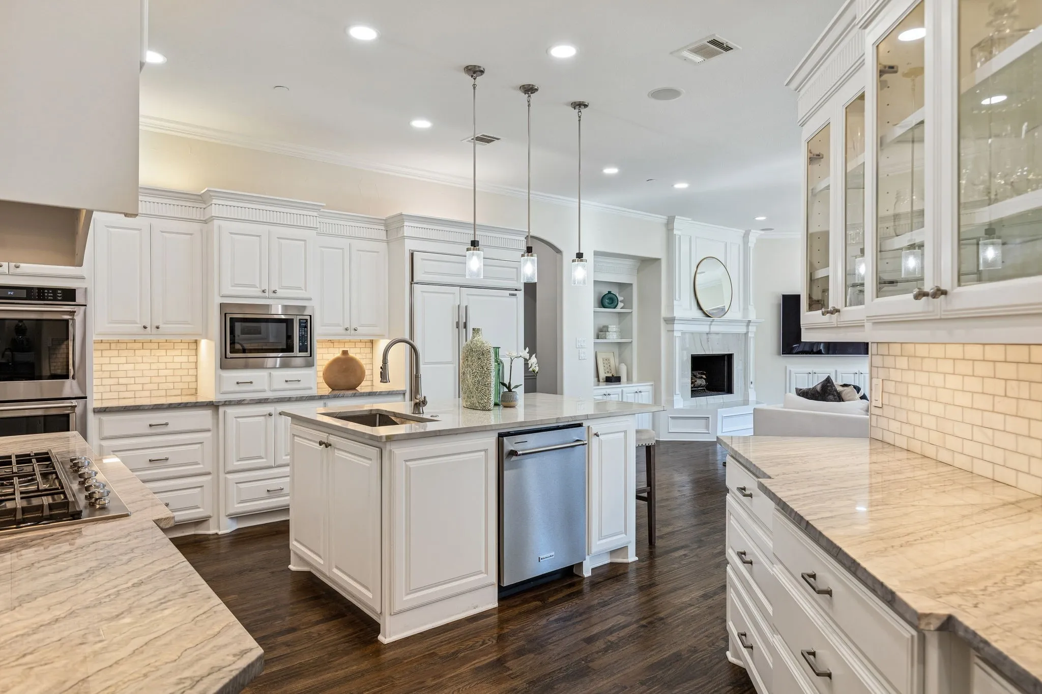 Single Family Residence For Sale in Dallas County , 7530 Yamini Drive, Dallas, Texas 75230, 4 Bedroom, 5 Bathroom, 3 Garage spaces, 4,848 Sqft, built in 2001, Preowned, mls#21218316, Real Estate Agent in Dallas, Homes For Sale in Dallas county, Homes For Sale in Dallas, Realtor in Dallas Texas, Real Estate Brokerage Independent Realty Texas, Luminita Cordes Realtor