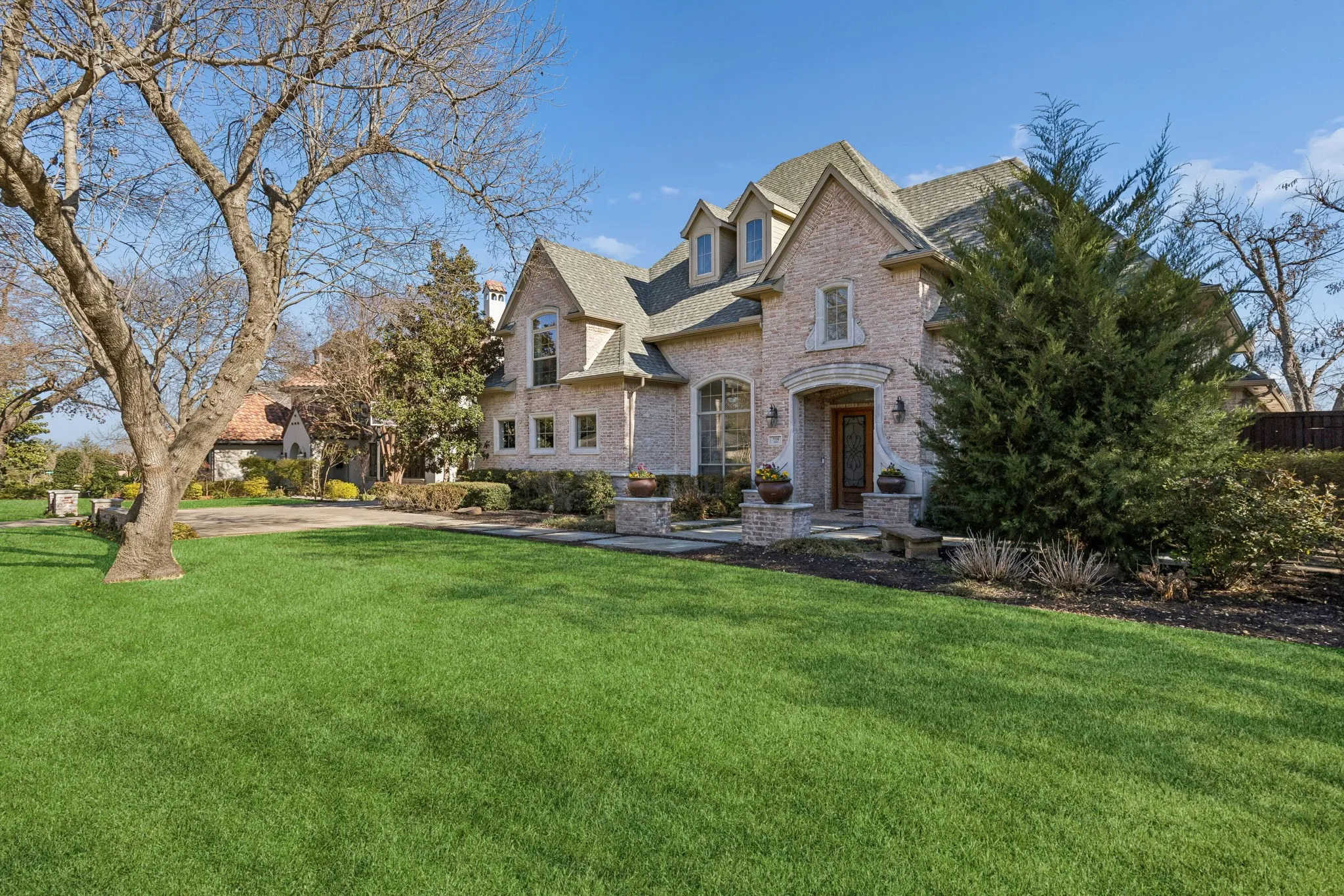 Single Family Residence For Sale in Dallas County , 7530 Yamini Drive, Dallas, Texas 75230, 4 Bedroom, 5 Bathroom, 3 Garage spaces, 4,848 Sqft, built in 2001, Preowned, mls#21218316, Real Estate Agent in Dallas, Homes For Sale in Dallas county, Homes For Sale in Dallas, Realtor in Dallas Texas, Real Estate Brokerage Independent Realty Texas, Luminita Cordes Realtor