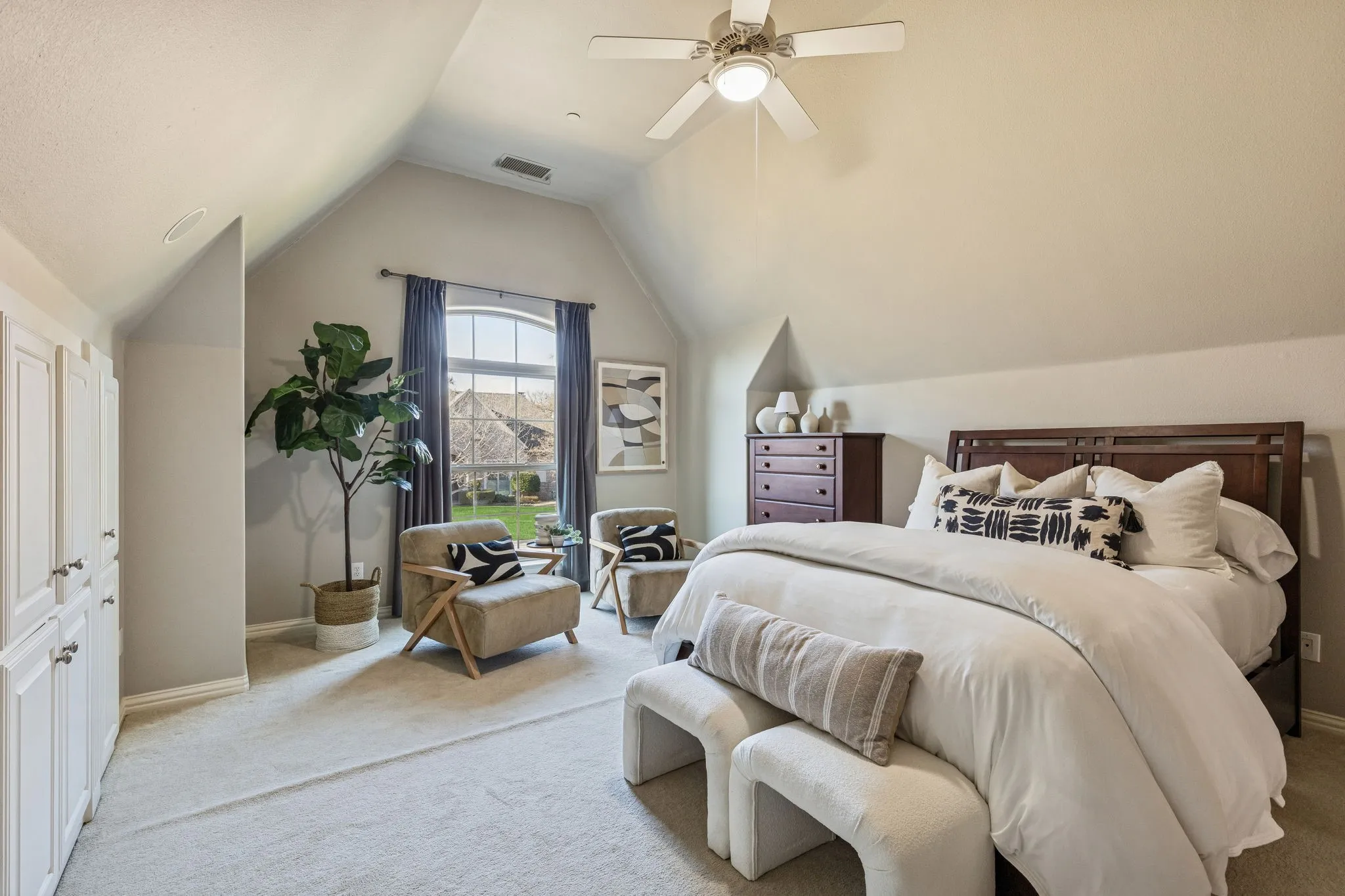 Single Family Residence For Sale in Dallas County , 7530 Yamini Drive, Dallas, Texas 75230, 4 Bedroom, 5 Bathroom, 3 Garage spaces, 4,848 Sqft, built in 2001, Preowned, mls#21218316, Real Estate Agent in Dallas, Homes For Sale in Dallas county, Homes For Sale in Dallas, Realtor in Dallas Texas, Real Estate Brokerage Independent Realty Texas, Luminita Cordes Realtor