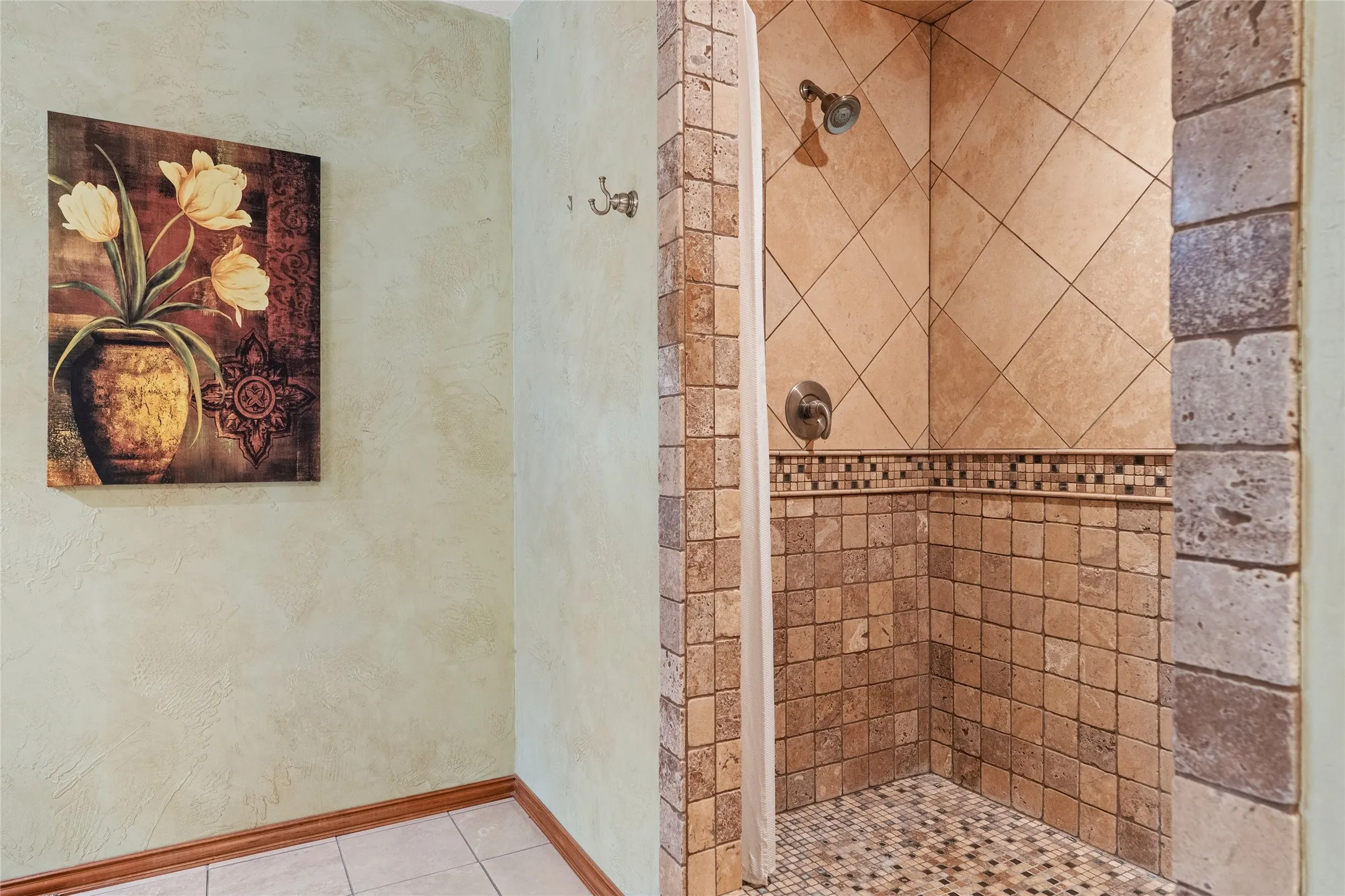 Single Family Residence For Sale in Ellis County , 5840 Crystal Drive, Midlothian, Texas 76065, 4 Bedroom, 3 Bathroom, 2 Garage spaces, 2,918 Sqft, built in 1983, mls#21219899, Real Estate Agent in Midlothian, Homes For Sale in Ellis county, Homes For Sale in Midlothian, Realtor in Midlothian Texas, Real Estate Brokerage Independent Realty Texas, Luminita Cordes Realtor
