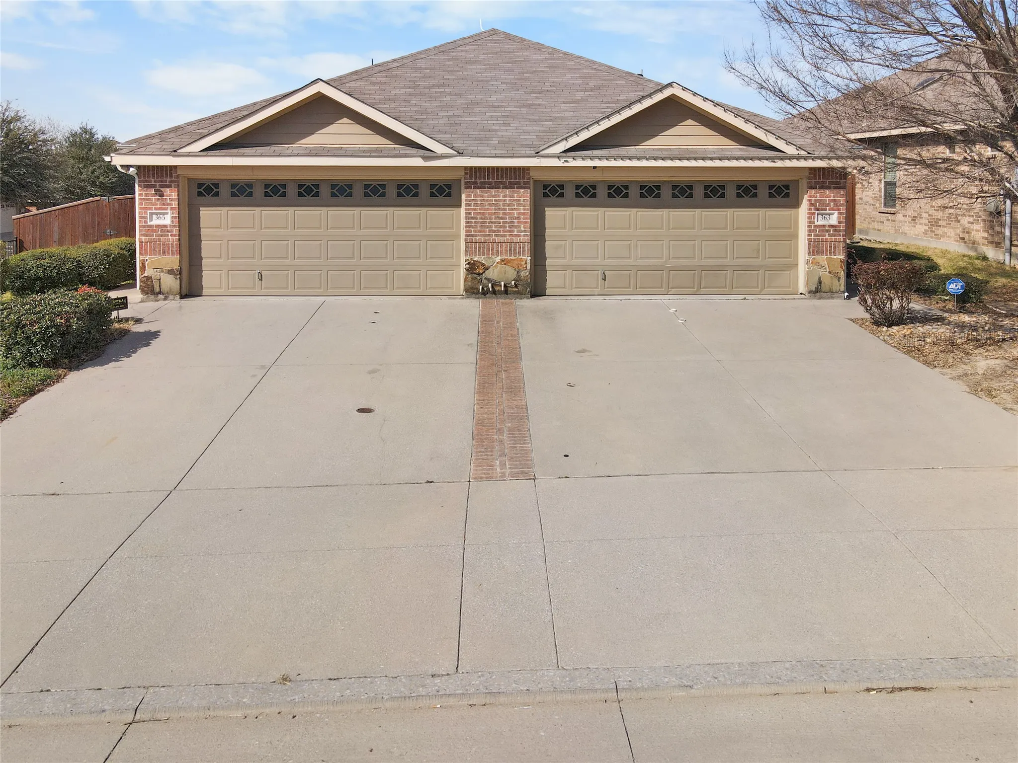 Duplex For Sale in Collin County , 363 Armstrong Lane, Lavon, Texas 75166, 6 Bedroom, 4 Bathroom, 4 Garage spaces, 0 Sqft, built in 2010, Preowned, mls#21214637, Real Estate Agent in Lavon, Homes For Sale in Collin county, Homes For Sale in Lavon, Realtor in Lavon Texas, Real Estate Brokerage Independent Realty Texas, Luminita Cordes Realtor