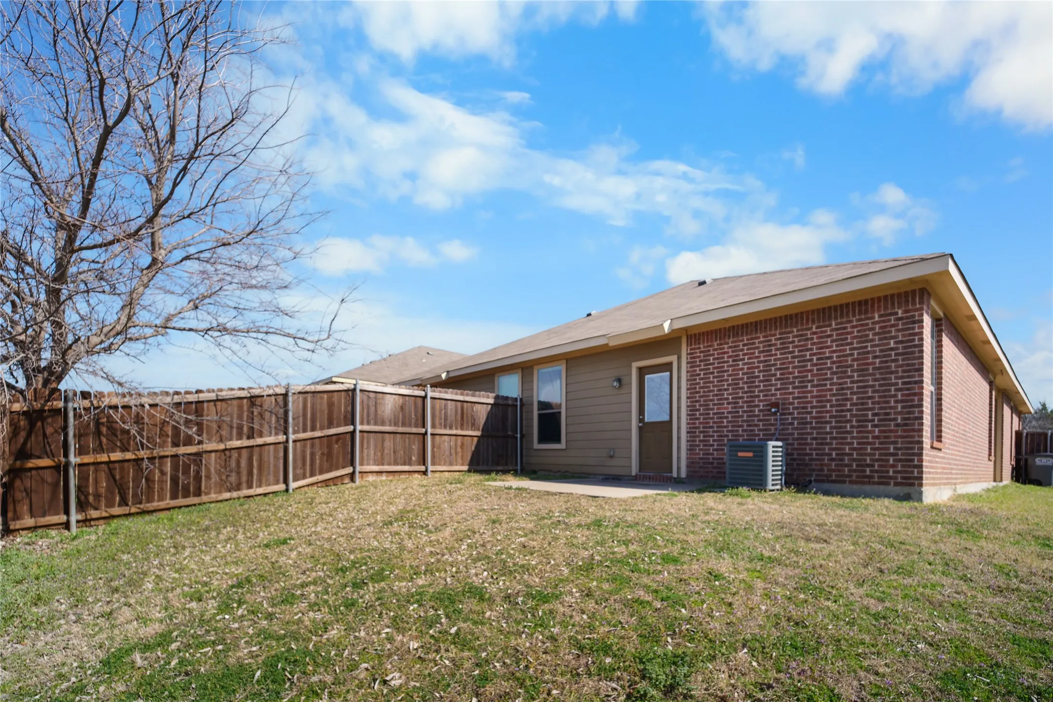 Duplex For Sale in Collin County , 363 Armstrong Lane, Lavon, Texas 75166, 6 Bedroom, 4 Bathroom, 4 Garage spaces, 0 Sqft, built in 2010, Preowned, mls#21214637, Real Estate Agent in Lavon, Homes For Sale in Collin county, Homes For Sale in Lavon, Realtor in Lavon Texas, Real Estate Brokerage Independent Realty Texas, Luminita Cordes Realtor