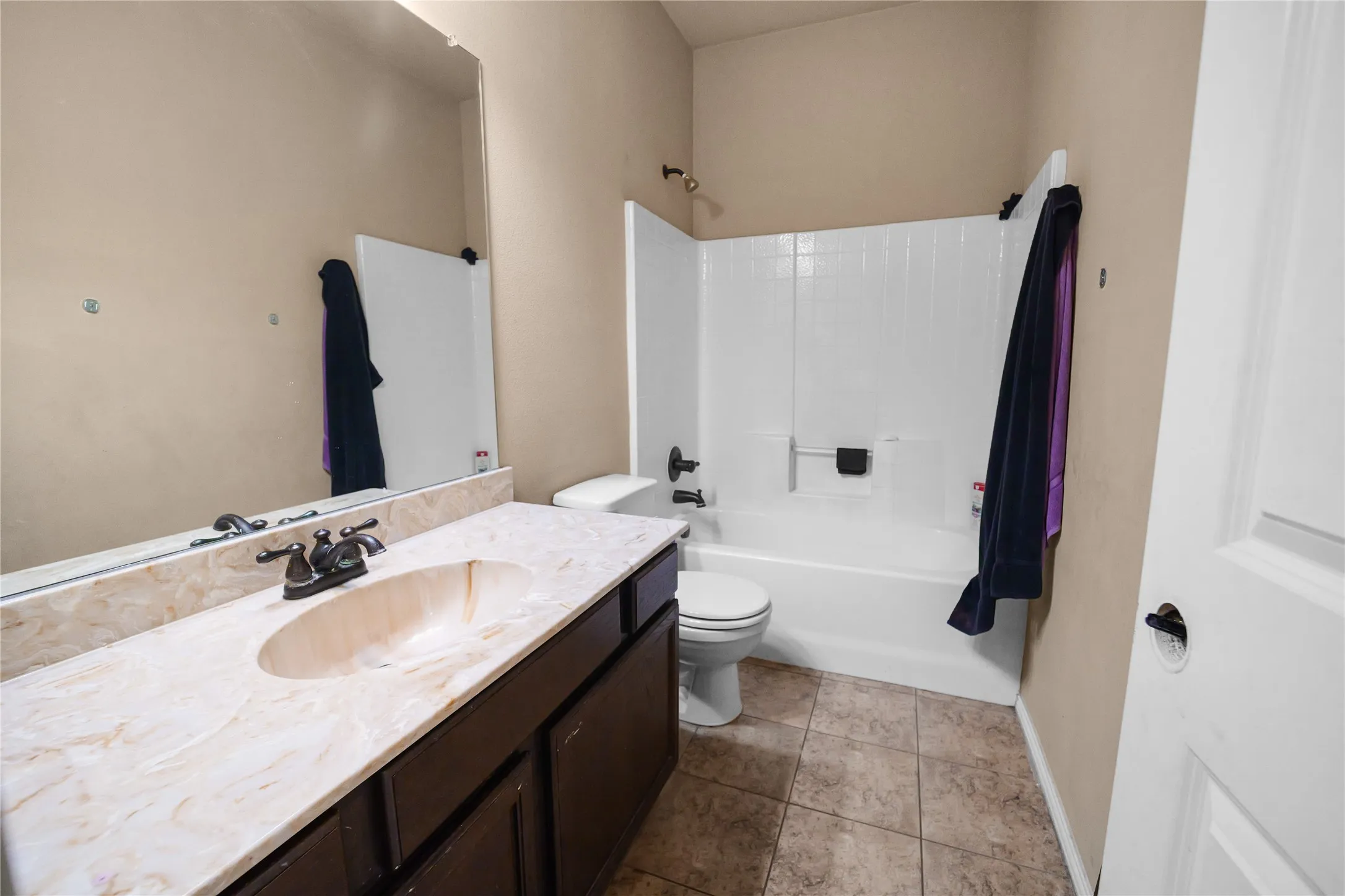 Duplex For Sale in Collin County , 363 Armstrong Lane, Lavon, Texas 75166, 6 Bedroom, 4 Bathroom, 4 Garage spaces, 0 Sqft, built in 2010, Preowned, mls#21214637, Real Estate Agent in Lavon, Homes For Sale in Collin county, Homes For Sale in Lavon, Realtor in Lavon Texas, Real Estate Brokerage Independent Realty Texas, Luminita Cordes Realtor