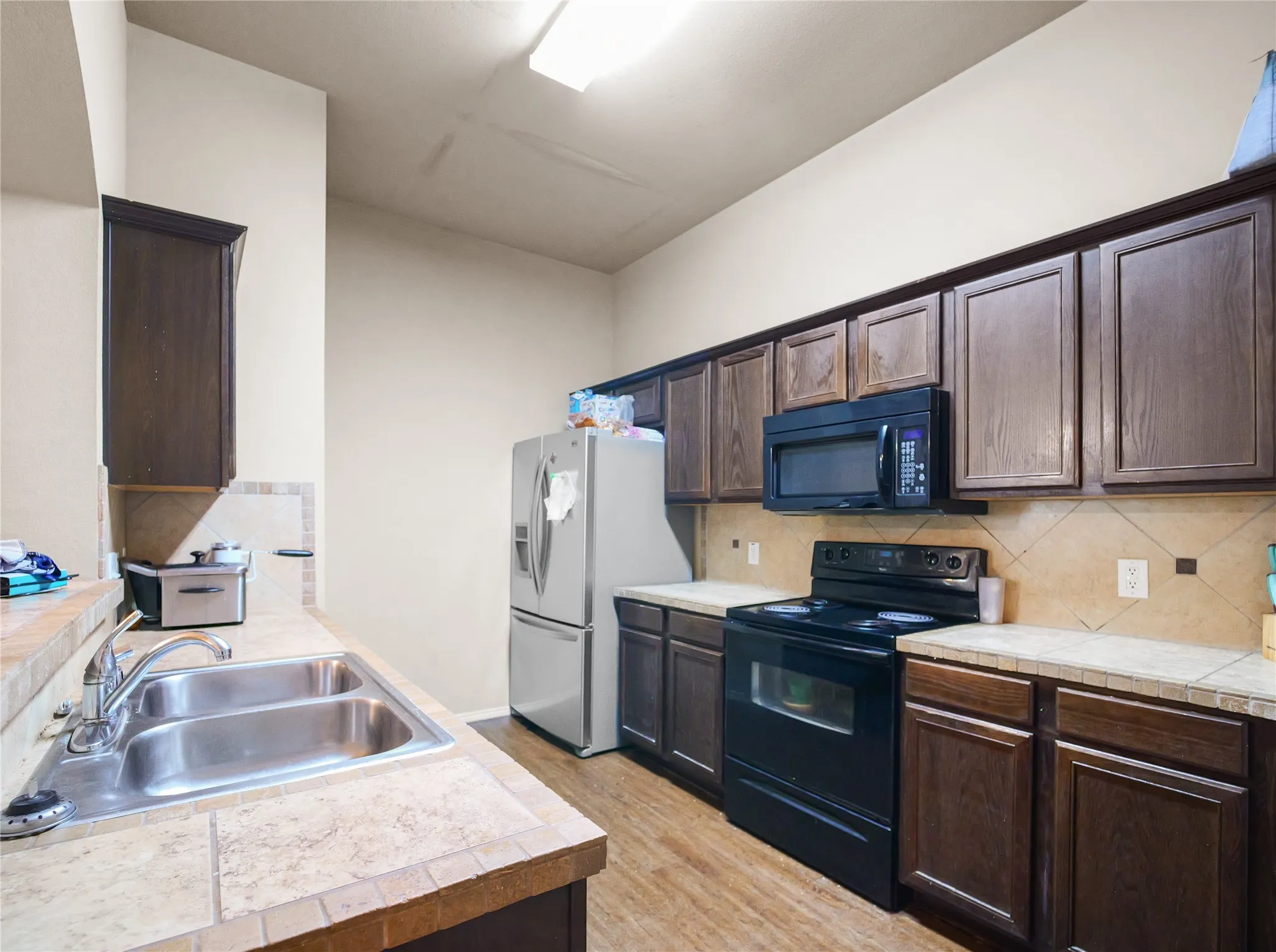 Duplex For Sale in Collin County , 363 Armstrong Lane, Lavon, Texas 75166, 6 Bedroom, 4 Bathroom, 4 Garage spaces, 0 Sqft, built in 2010, Preowned, mls#21214637, Real Estate Agent in Lavon, Homes For Sale in Collin county, Homes For Sale in Lavon, Realtor in Lavon Texas, Real Estate Brokerage Independent Realty Texas, Luminita Cordes Realtor
