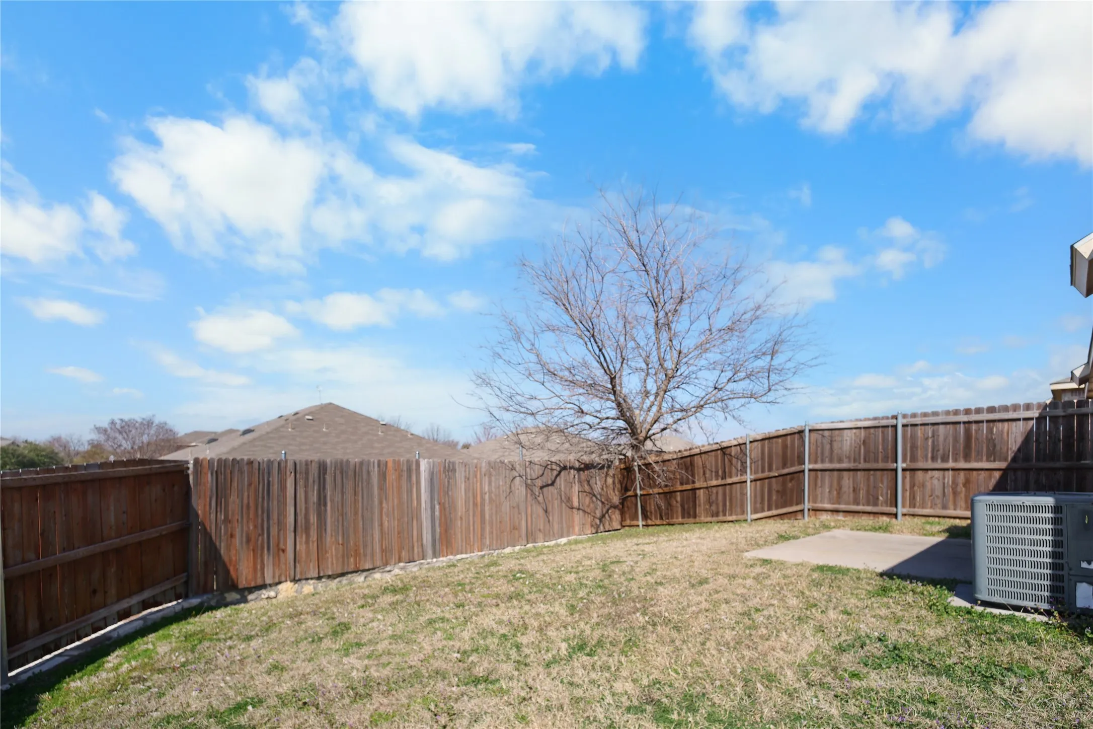 Duplex For Sale in Collin County , 363 Armstrong Lane, Lavon, Texas 75166, 6 Bedroom, 4 Bathroom, 4 Garage spaces, 0 Sqft, built in 2010, Preowned, mls#21214637, Real Estate Agent in Lavon, Homes For Sale in Collin county, Homes For Sale in Lavon, Realtor in Lavon Texas, Real Estate Brokerage Independent Realty Texas, Luminita Cordes Realtor