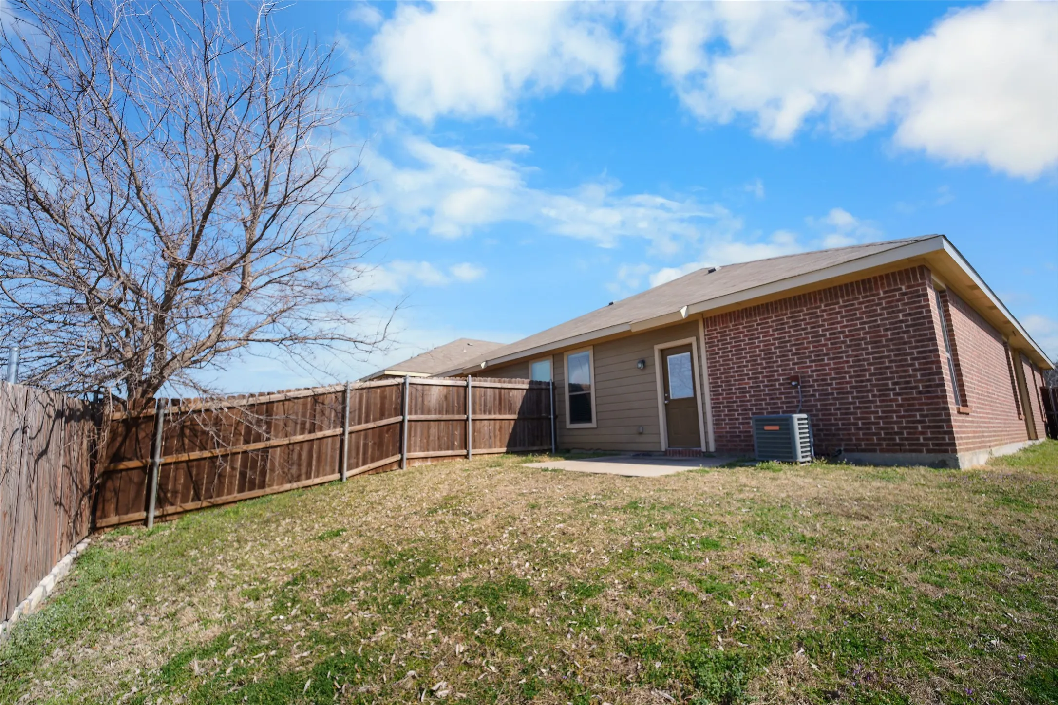 Duplex For Sale in Collin County , 363 Armstrong Lane, Lavon, Texas 75166, 6 Bedroom, 4 Bathroom, 4 Garage spaces, 0 Sqft, built in 2010, Preowned, mls#21214637, Real Estate Agent in Lavon, Homes For Sale in Collin county, Homes For Sale in Lavon, Realtor in Lavon Texas, Real Estate Brokerage Independent Realty Texas, Luminita Cordes Realtor