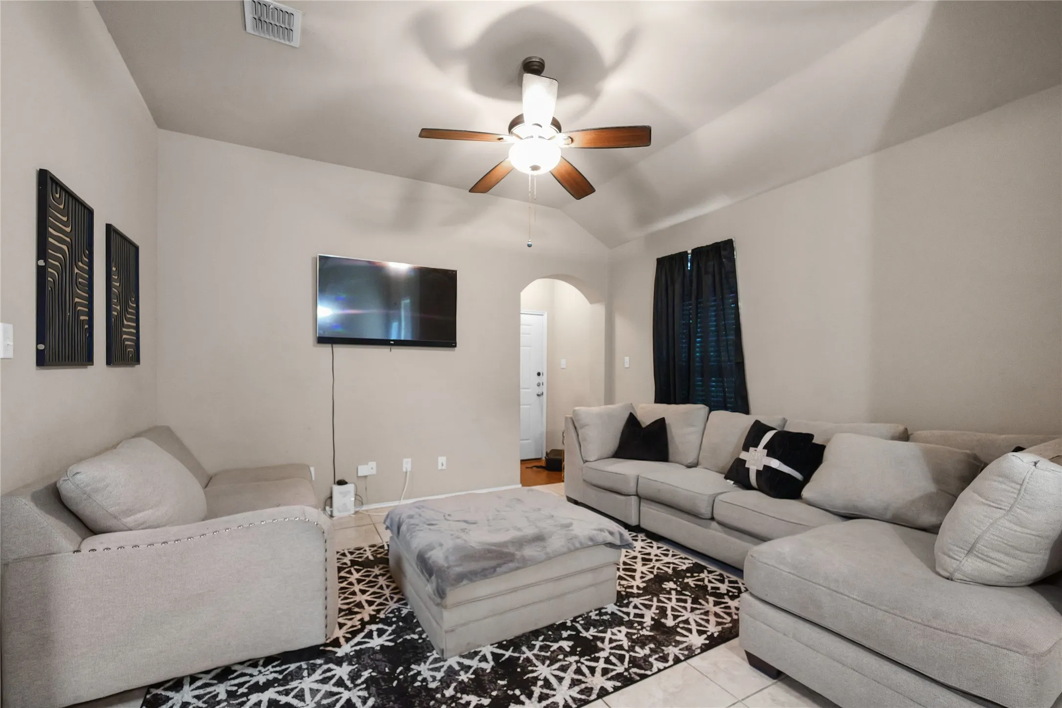 Duplex For Sale in Collin County , 363 Armstrong Lane, Lavon, Texas 75166, 6 Bedroom, 4 Bathroom, 4 Garage spaces, 0 Sqft, built in 2010, Preowned, mls#21214637, Real Estate Agent in Lavon, Homes For Sale in Collin county, Homes For Sale in Lavon, Realtor in Lavon Texas, Real Estate Brokerage Independent Realty Texas, Luminita Cordes Realtor