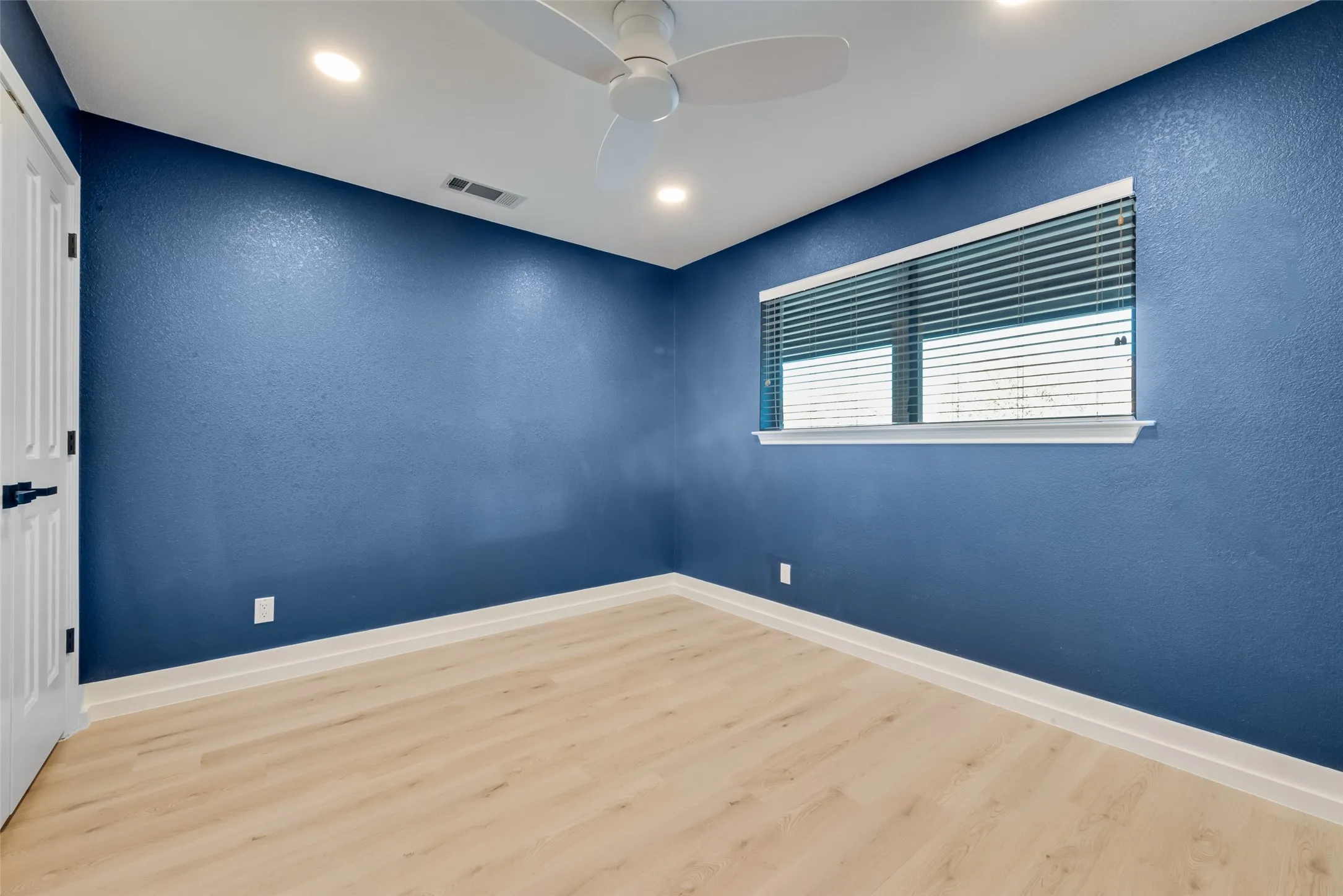 Single Family Residence For Sale in Rockwall County , 111 Luther Lane, Heath, Texas 75032, 4 Bedroom, 3 Bathroom, 2 Garage spaces, 3,698 Sqft, built in 1994, mls#21220846, Real Estate Agent in Heath, Homes For Sale in Rockwall county, Homes For Sale in Heath, Realtor in Heath Texas, Real Estate Brokerage Independent Realty Texas, Luminita Cordes Realtor