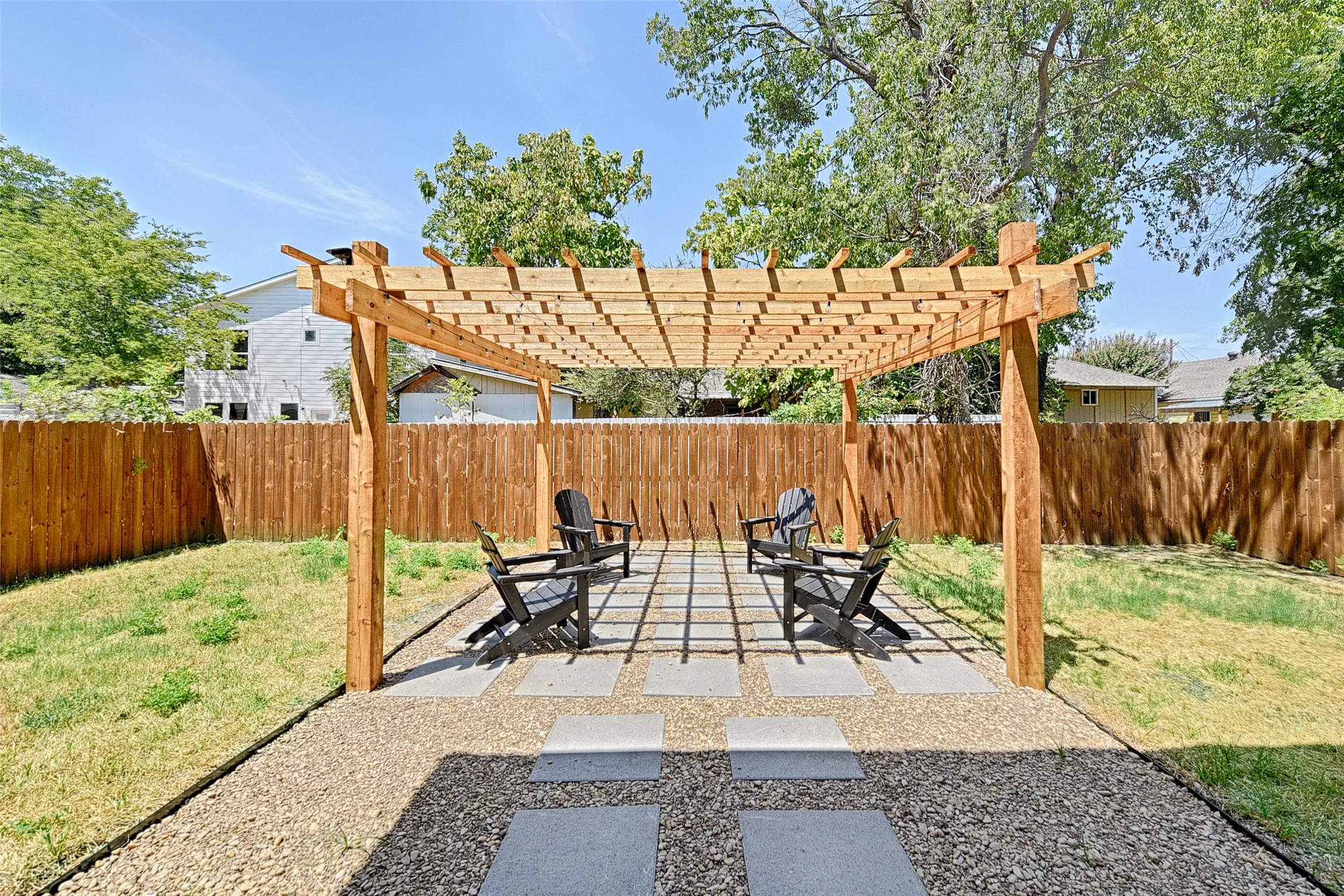 Single Family Residence For Rent in Dallas County , 3319 Wake Street, Dallas, Texas 75212, 5 Bedrooms, 4 Bathrooms, 2 Garage spaces, 3,665 Sqft, built in 2021, Preowned, Price $6,500, mls#21220925, Real Estate Agent in Dallas, Homes For Rent in Dallas county, Homes For Rent in Dallas, Realtor in Dallas Texas, Real Estate Brokerage Independent Realty Texas, Luminita Cordes Realtor