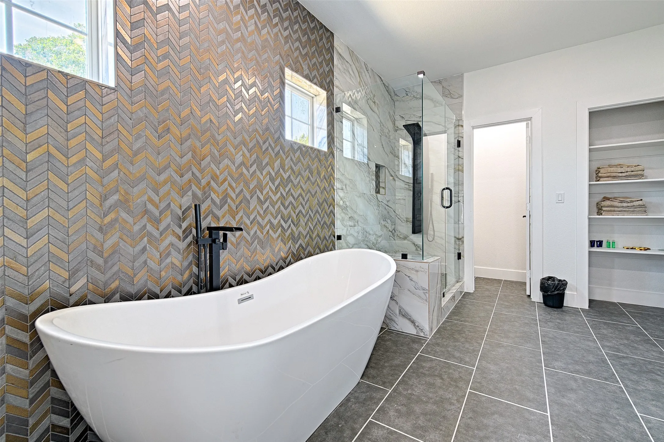 Single Family Residence For Rent in Dallas County , 3319 Wake Street, Dallas, Texas 75212, 5 Bedrooms, 4 Bathrooms, 2 Garage spaces, 3,665 Sqft, built in 2021, Preowned, Price $6,500, mls#21220925, Real Estate Agent in Dallas, Homes For Rent in Dallas county, Homes For Rent in Dallas, Realtor in Dallas Texas, Real Estate Brokerage Independent Realty Texas, Luminita Cordes Realtor