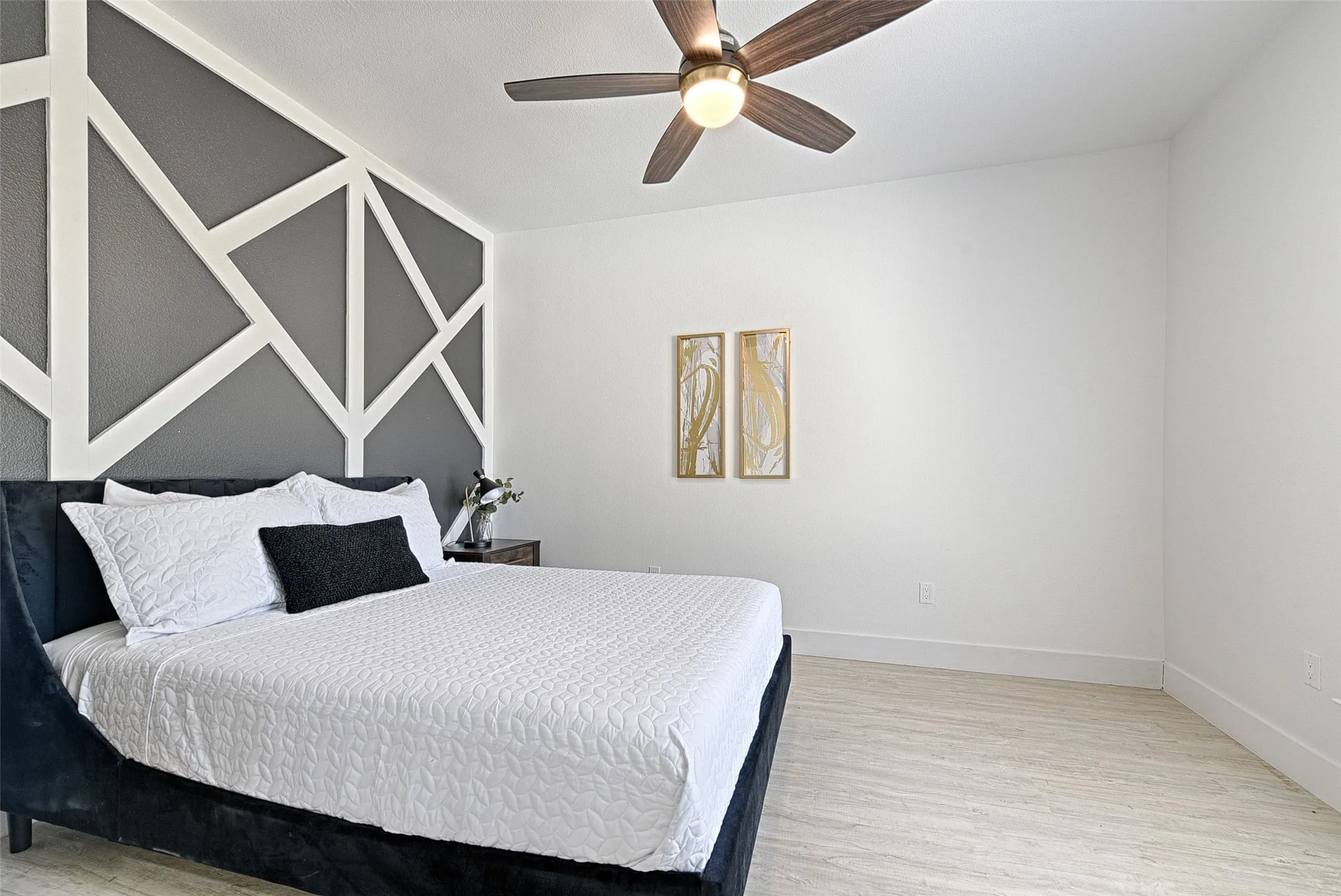 Single Family Residence For Rent in Dallas County , 3319 Wake Street, Dallas, Texas 75212, 5 Bedrooms, 4 Bathrooms, 2 Garage spaces, 3,665 Sqft, built in 2021, Preowned, Price $6,500, mls#21220925, Real Estate Agent in Dallas, Homes For Rent in Dallas county, Homes For Rent in Dallas, Realtor in Dallas Texas, Real Estate Brokerage Independent Realty Texas, Luminita Cordes Realtor