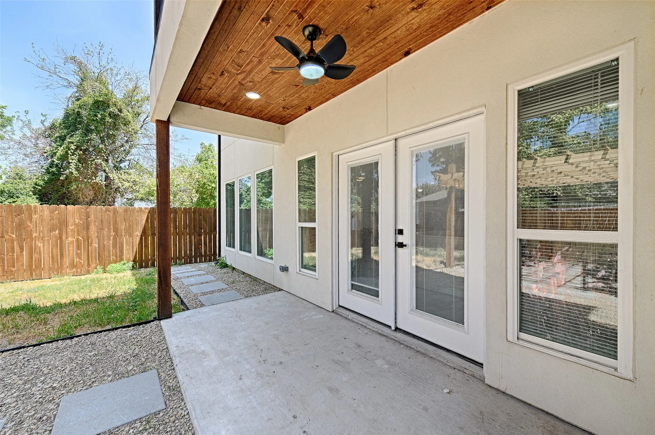 Single Family Residence For Rent in Dallas County , 3319 Wake Street, Dallas, Texas 75212, 5 Bedrooms, 4 Bathrooms, 2 Garage spaces, 3,665 Sqft, built in 2021, Preowned, Price $6,500, mls#21220925, Real Estate Agent in Dallas, Homes For Rent in Dallas county, Homes For Rent in Dallas, Realtor in Dallas Texas, Real Estate Brokerage Independent Realty Texas, Luminita Cordes Realtor